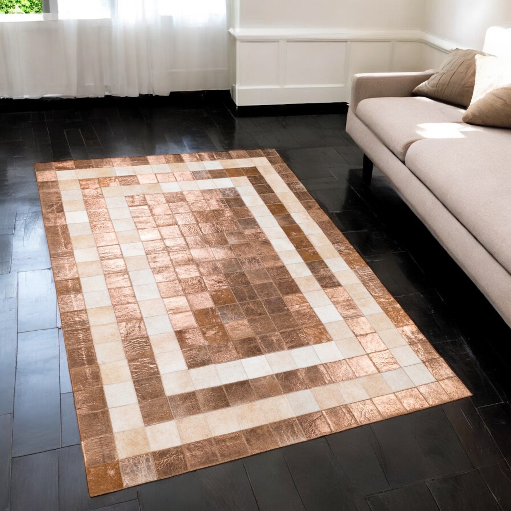 Bronz Renkli Dana Derisi Patchwork Halı – El Dokuma Hakiki Deri Lüks Dekoratif Salon Halısı