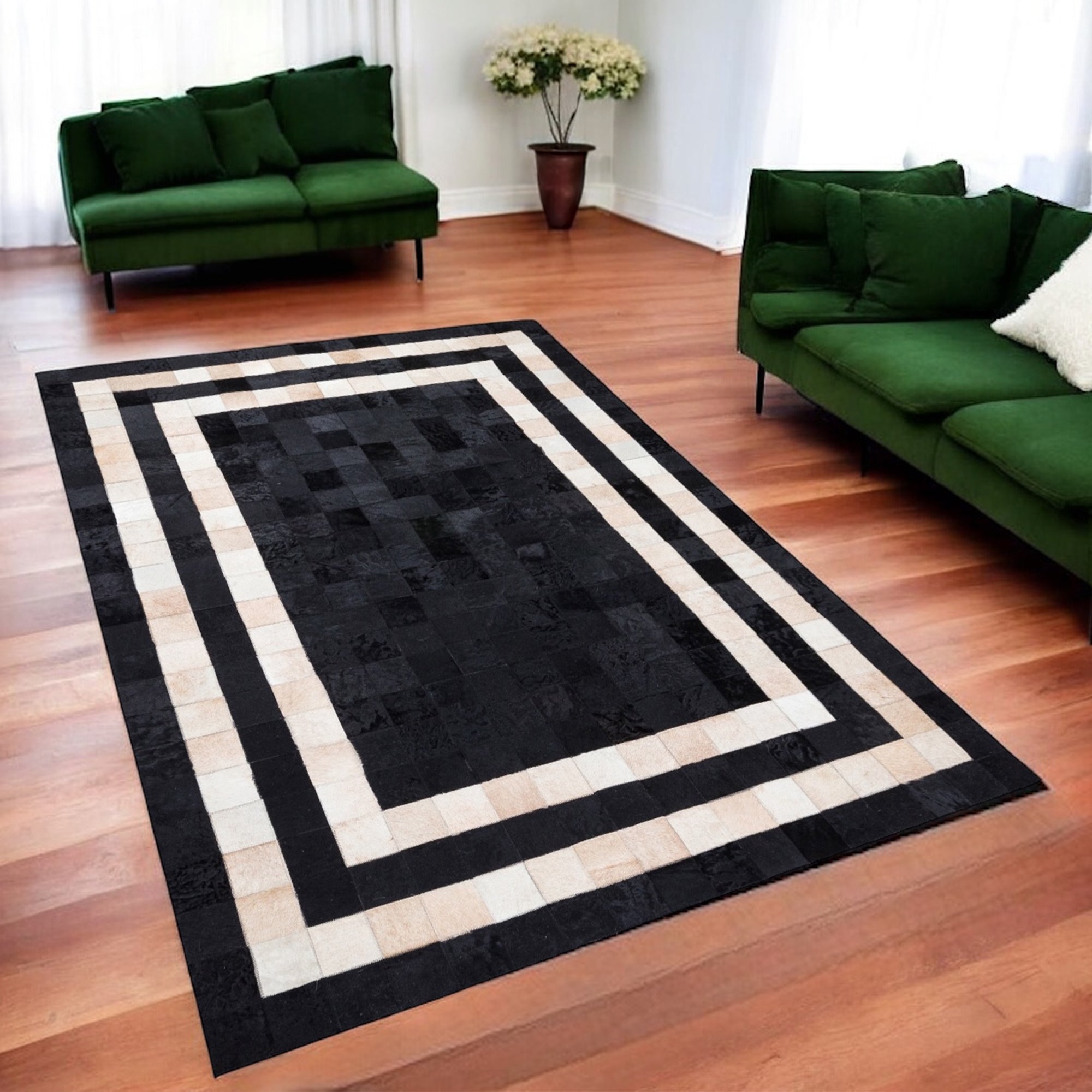 Bej Siyah Dana Derisi Patchwork Halı – El Yapımı Hakiki Deri Kaymaz Giriş Halısı