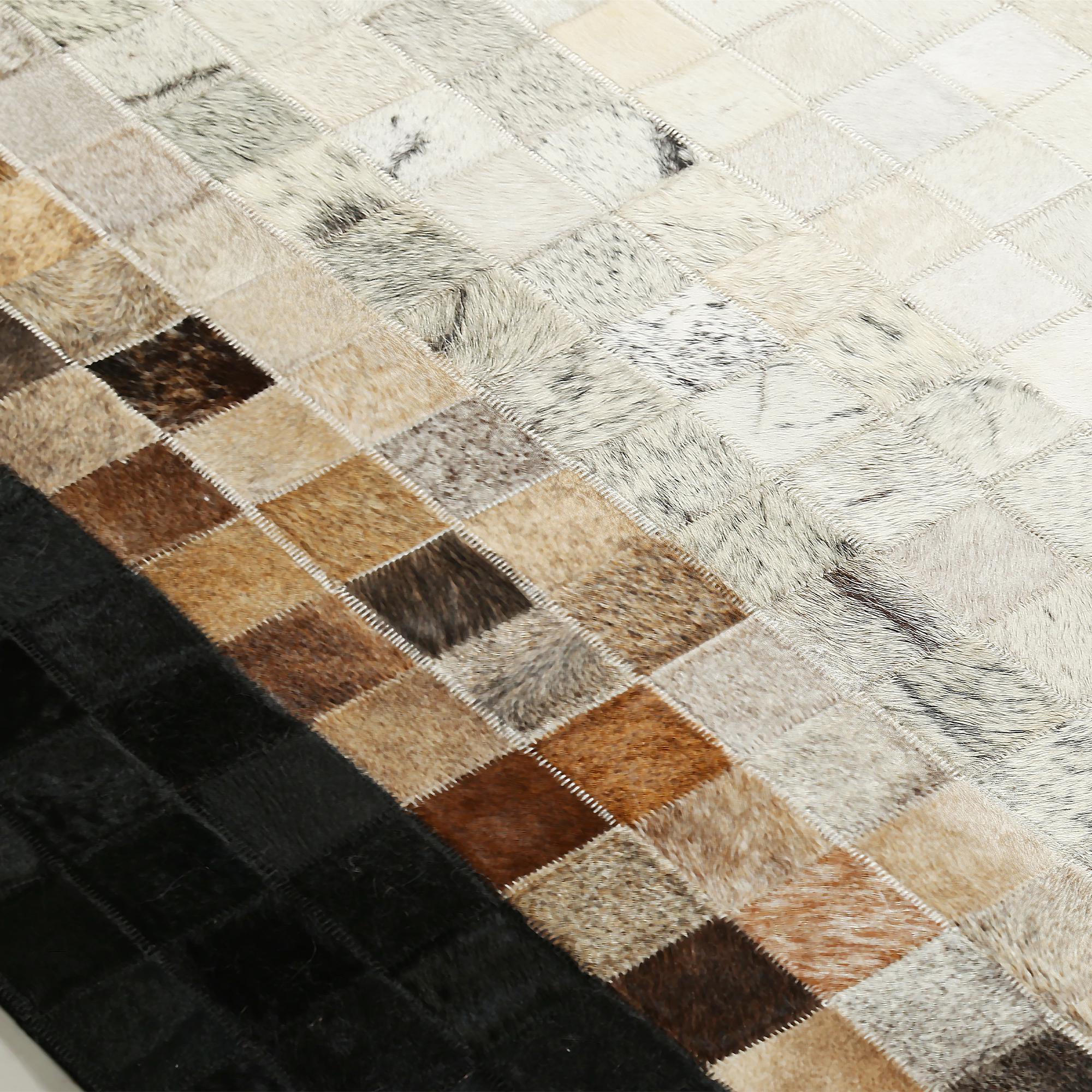 Siyah Bej Doğal Dana Derisi Düz Halı – El Yapımı Hakiki Deri Kaymaz Giriş Halısı