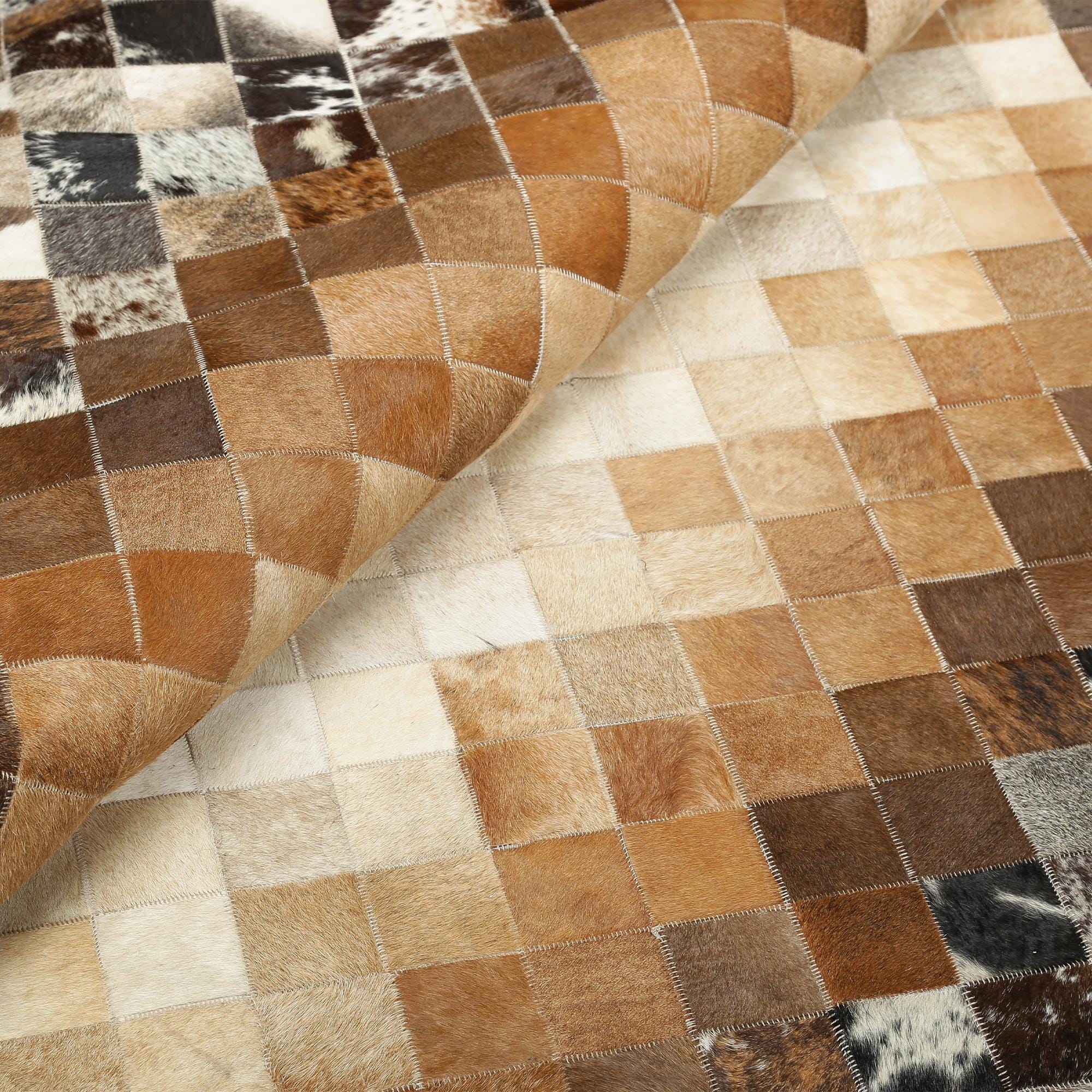 Kahverengi Doğal Dana Derisi Patchwork Halı – El Dokuma Gerçek Deri Kaymaz Salon Halısı