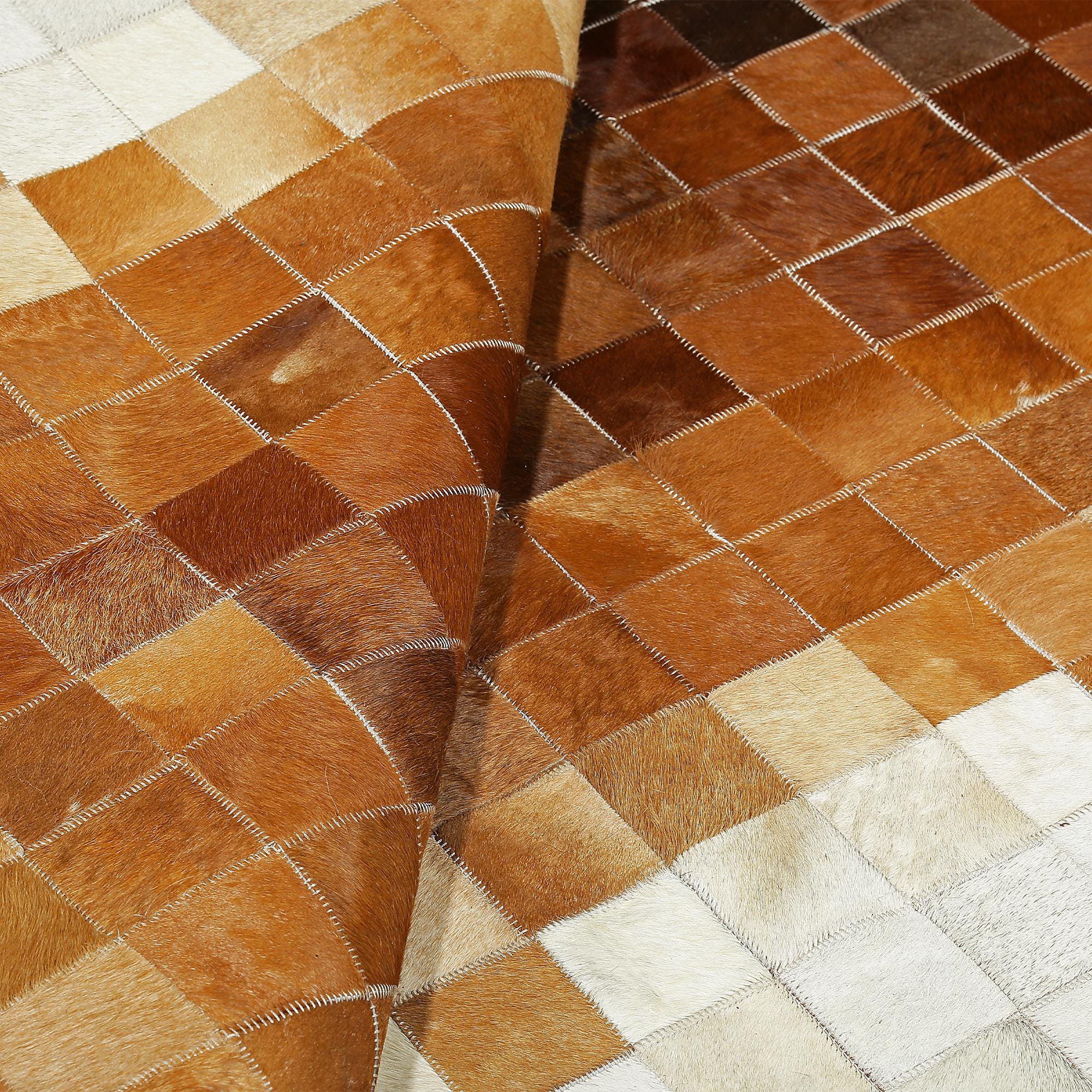 Kahverengi Krem Doğal Dana Derisi Patchwork Halı – El Yapımı Hakiki Deri Dekoratif Giriş Halısı