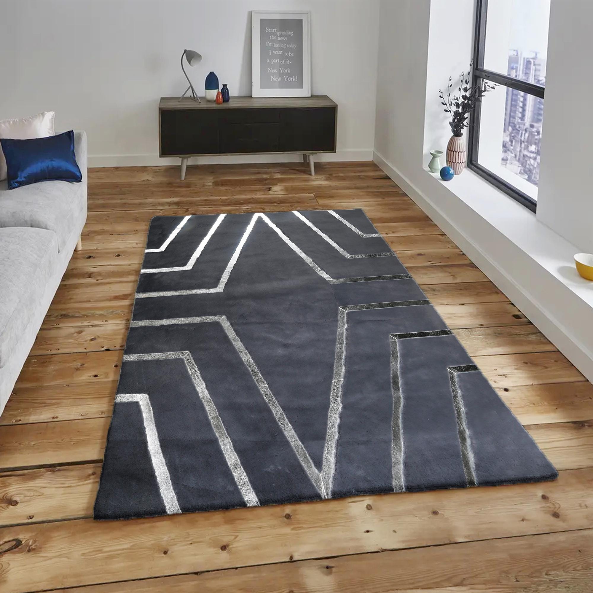 Siyah ve Gri Renkli Çizgi Desenli Yumuşak Dokulu Peluş Lüks Salon Halısı