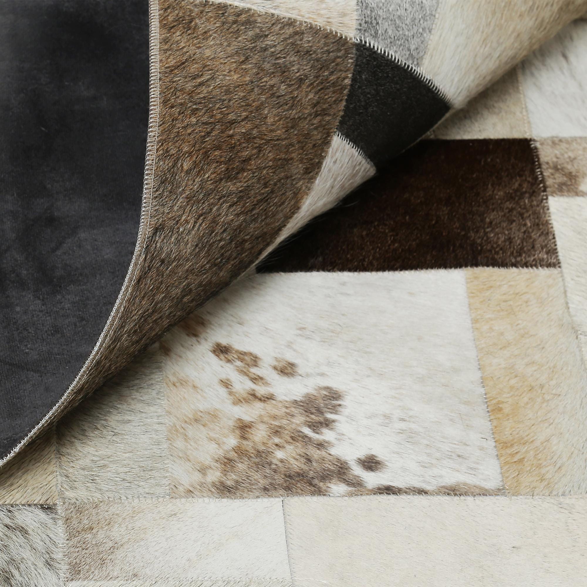 Bej Gri Doğal Dana Derisi Patchwork Halı – El Yapımı Hakiki Deri Modern Salon Halısı