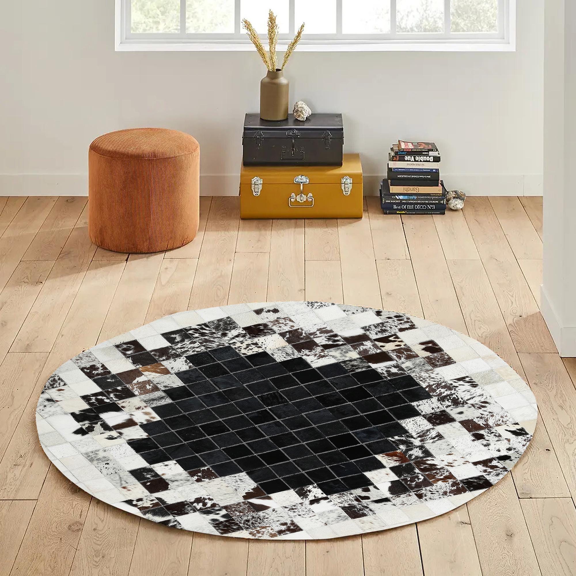 Siyah ve Beyaz Yuvarlak Dana Derisi Halı - Lüks Kaymaz Mutfak Halısı