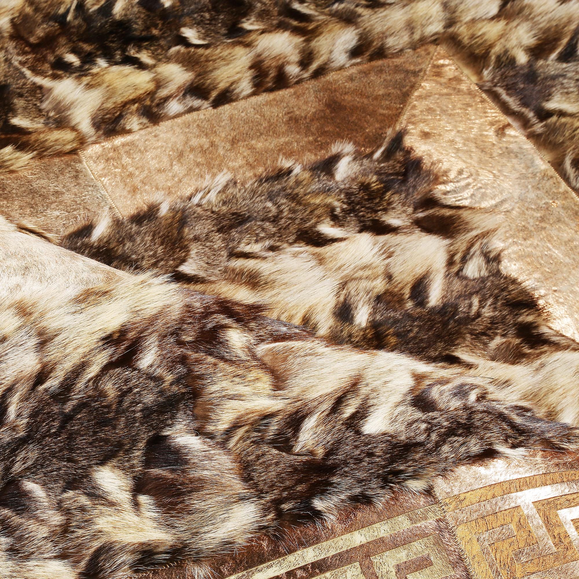 Doğal Kahverengi Tonlarında El Yapımı Gerçek Tilki Kürkü Lüks Salon Halısı