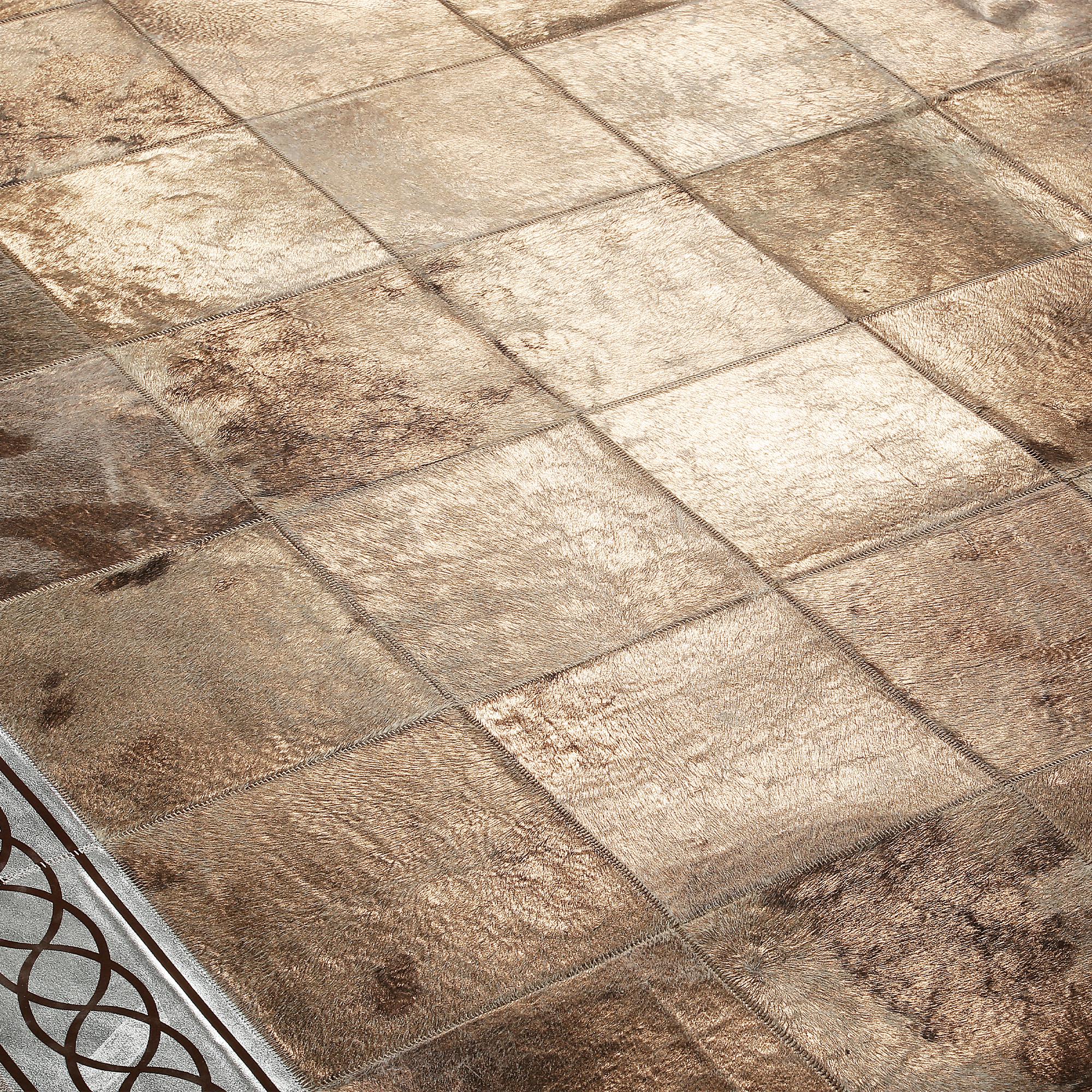 Açık Kahve Tonlarında Kenarlı Kare Desenli Patchwork Gerçek Dana Derisi Halı