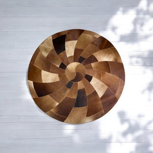Kahverengi spiral halı