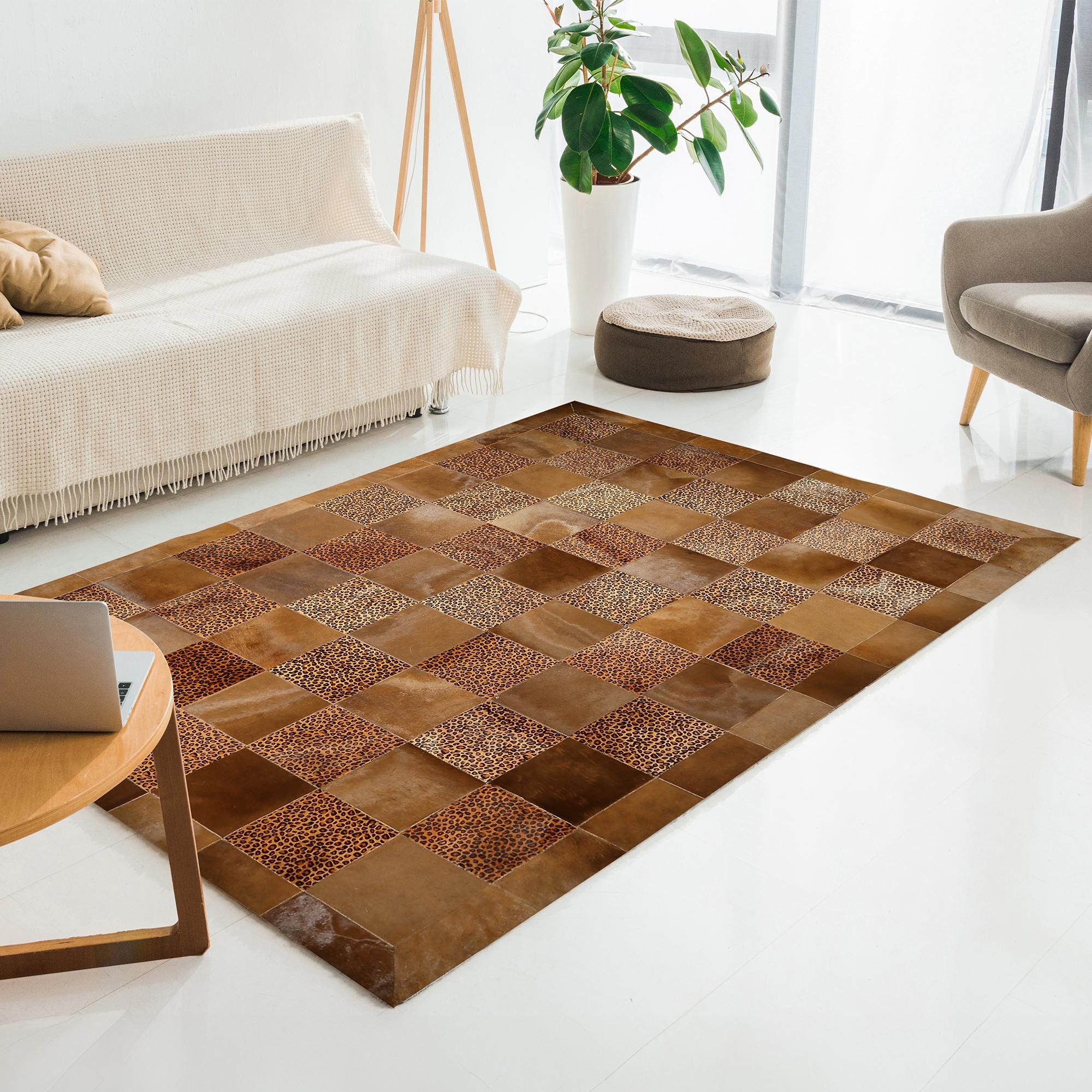 Kahverengi Doğal Dana Derisi Patchwork Halı – El Yapımı Hakiki Deri Kaymaz Koridor Halısı