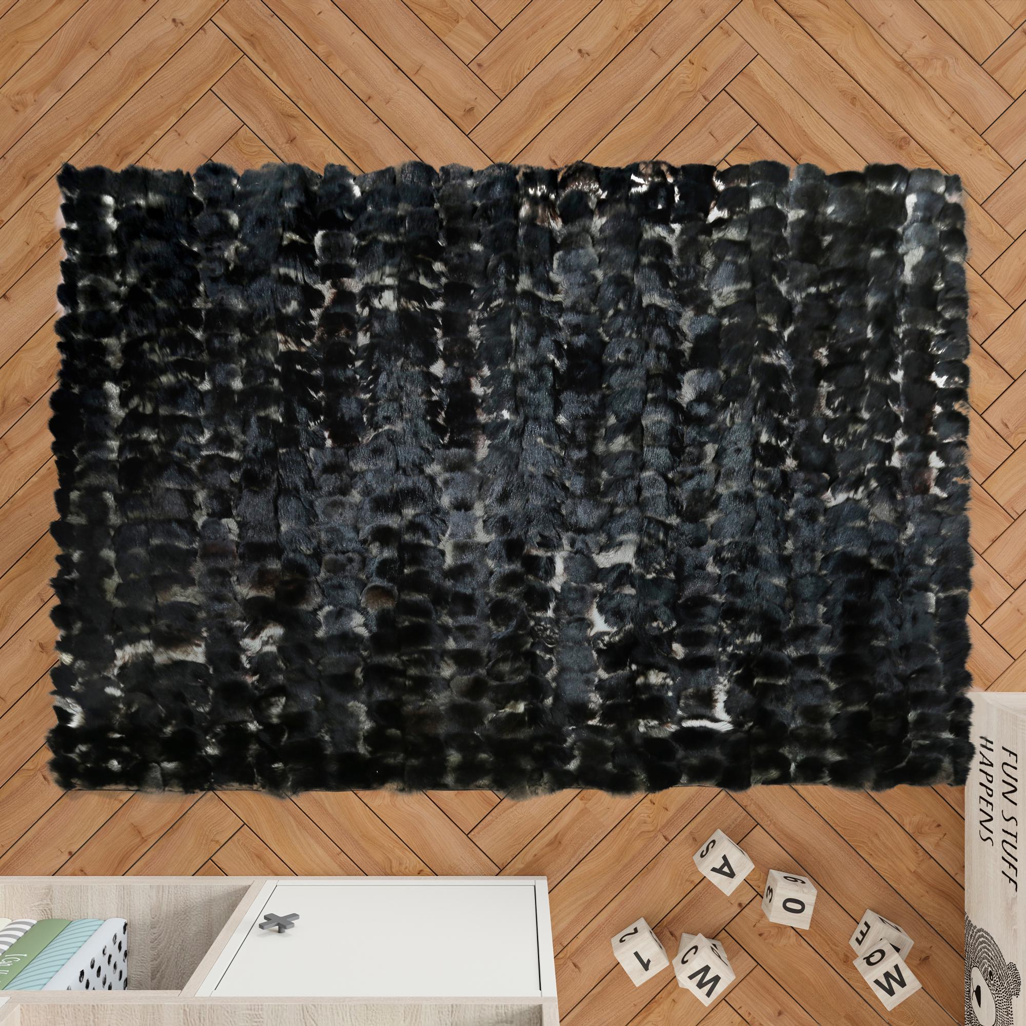 Siyah Tilki Kürkü Halı – El Yapımı Doğal Kürk Salon Halısı