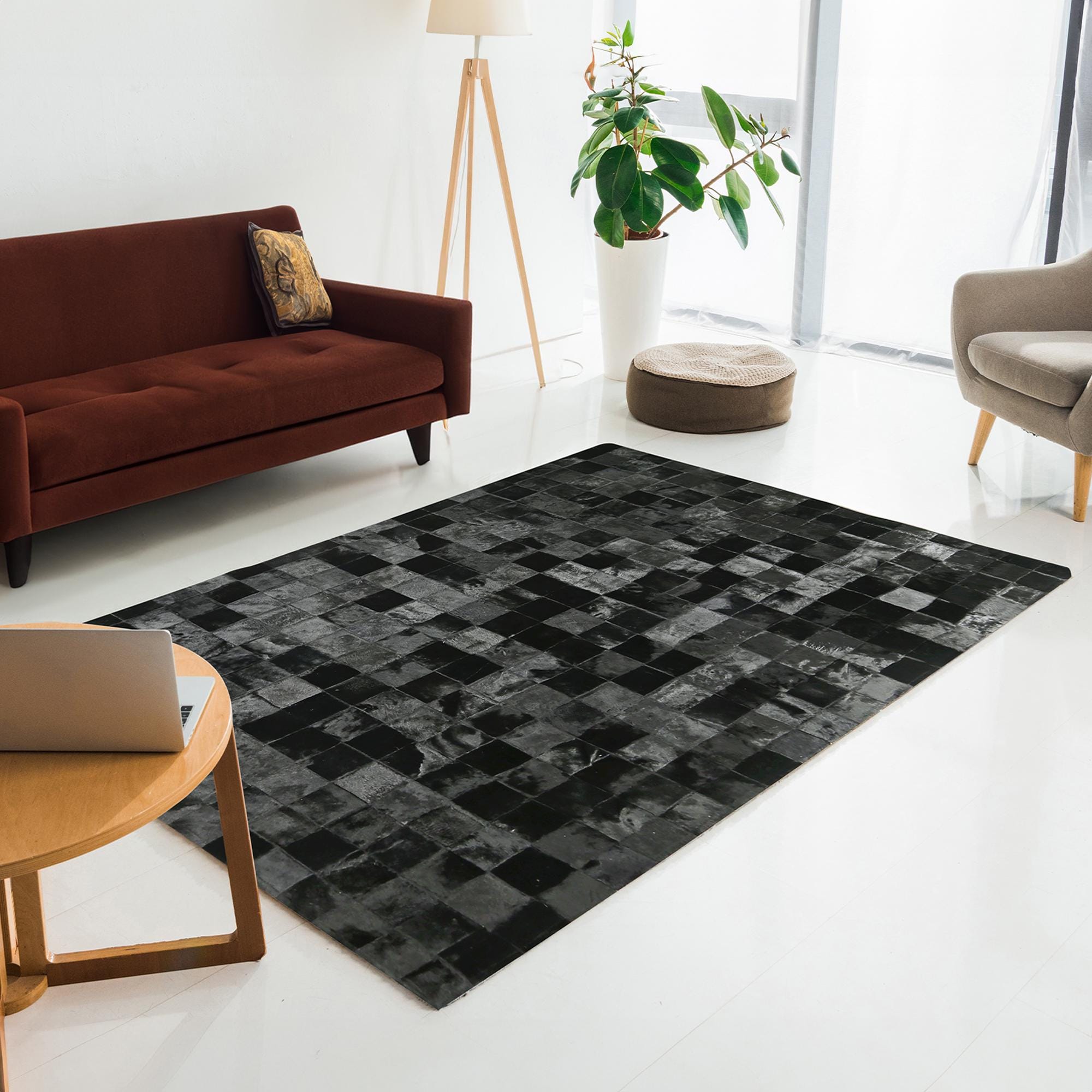 Siyah Doğal Dana Derisi Patchwork Halı – El Dokuma Hakiki Deri Kaymaz Salon Halısı