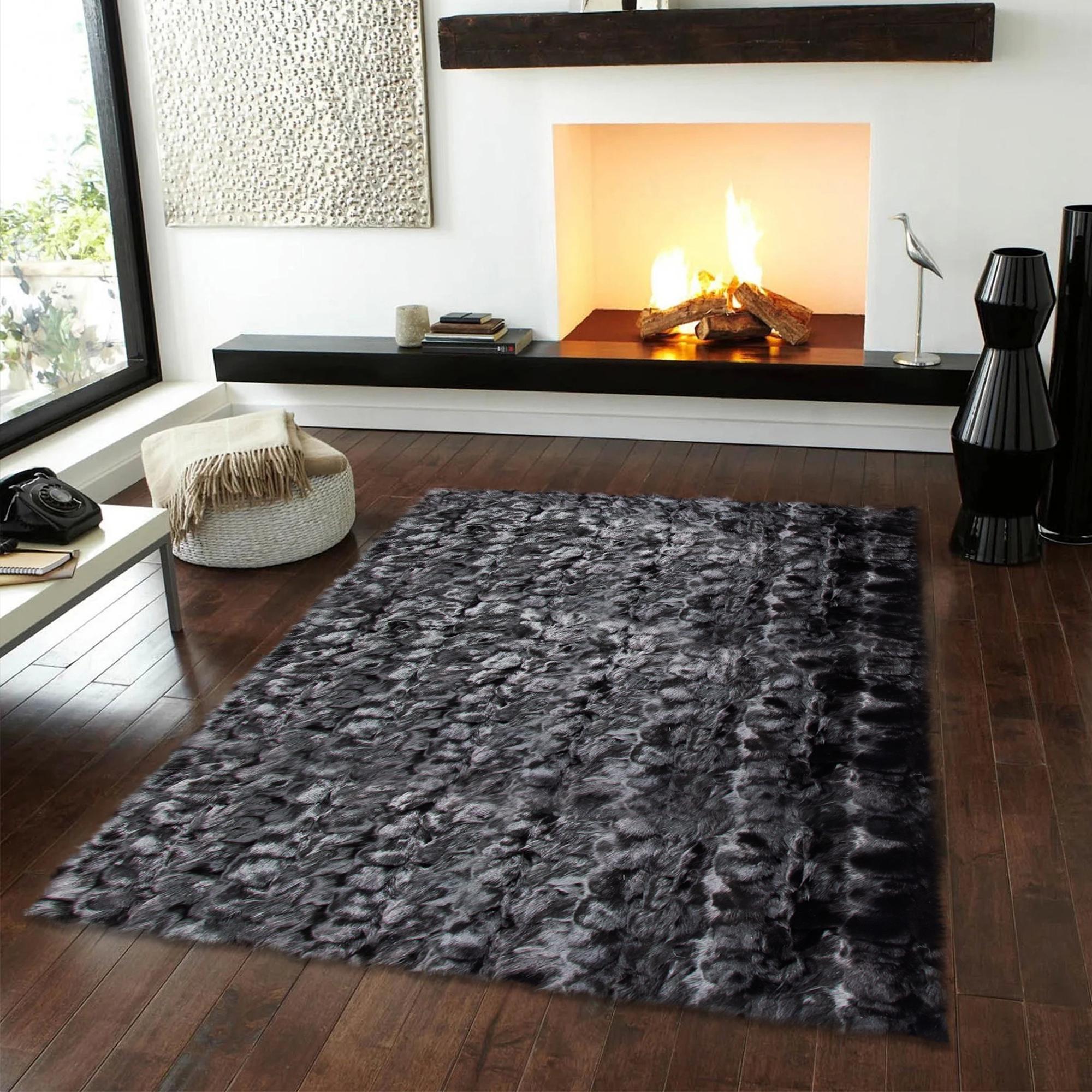 Siyah Tilki Kürkü Halı – El Yapımı Doğal Kürk Salon Halısı
