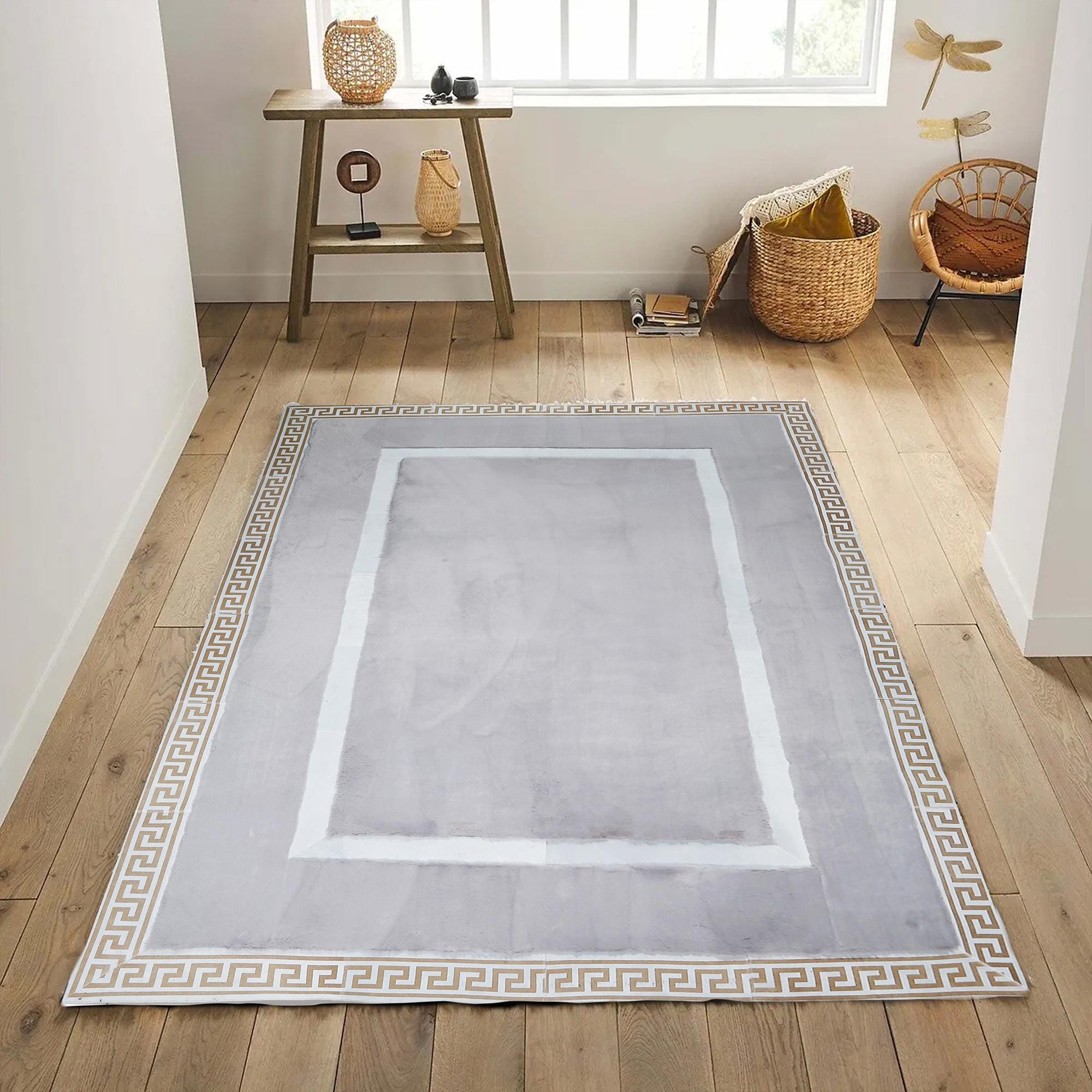 Gri Altın Bordürlü Peluş Halı – Modern Tasarımlı, Yumuşak Dokulu, Kaymaz Tabanlı Salon, Koridor ve Yatak Odası Halısı