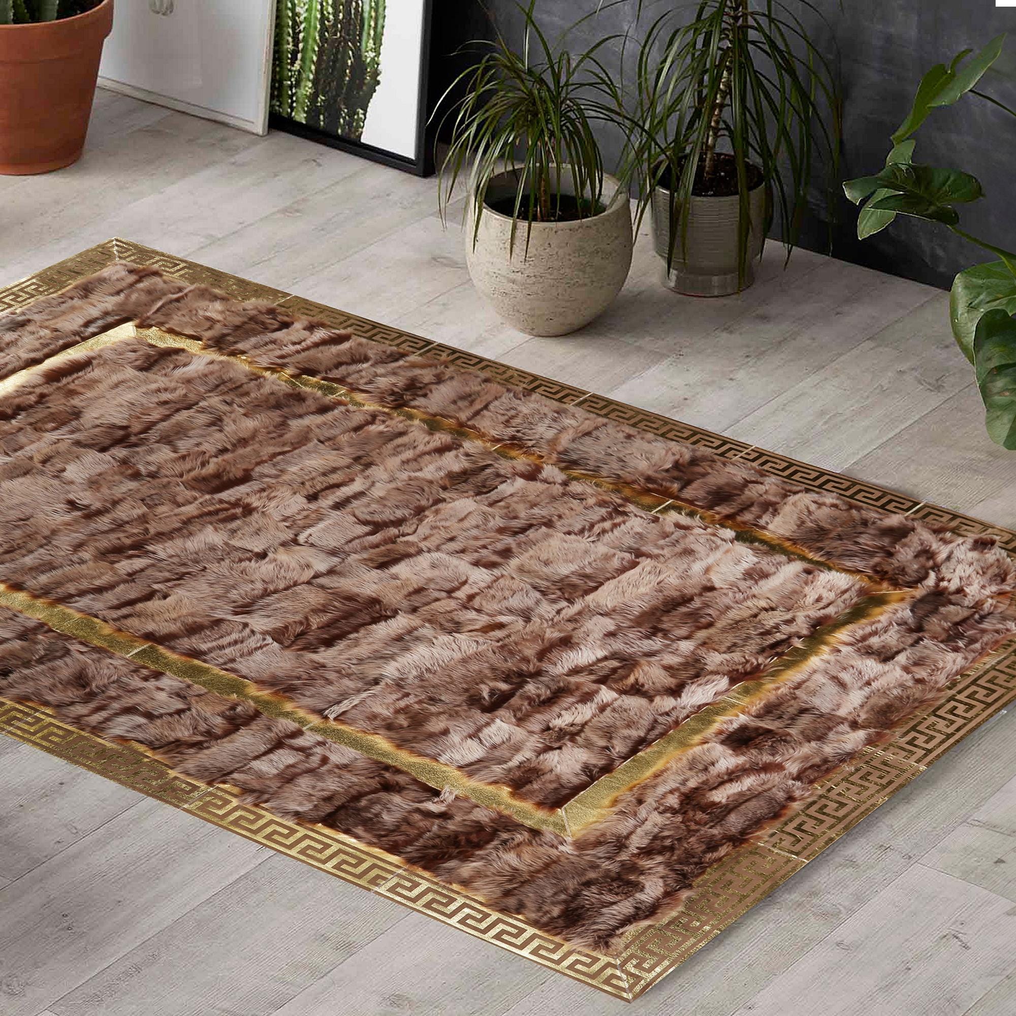 Açık Kahverengi Toskana Derisi Halı – El Yapımı Patchwork, Altın Bordürlü Hakiki Deri Dekoratif Salon Halısı