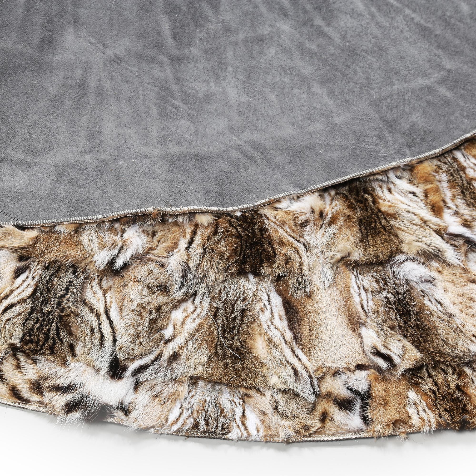 Bej ve Kahverengi Yuvarlak Toskana Kürkü Halı – El Yapımı Yumuşak ve Şık Salon Halısı