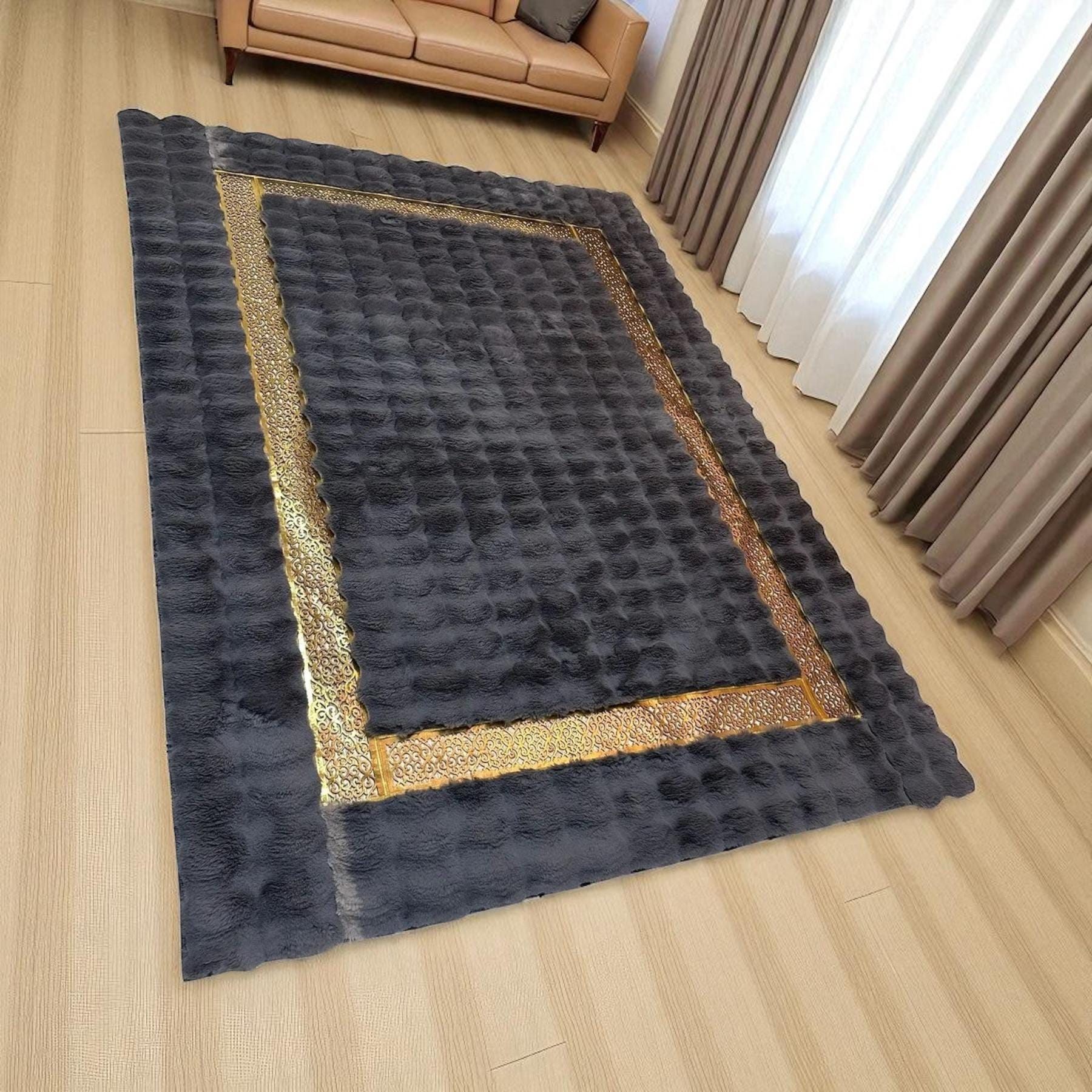 Altın Şeritli Koyu Gri Modern Peluş Halı