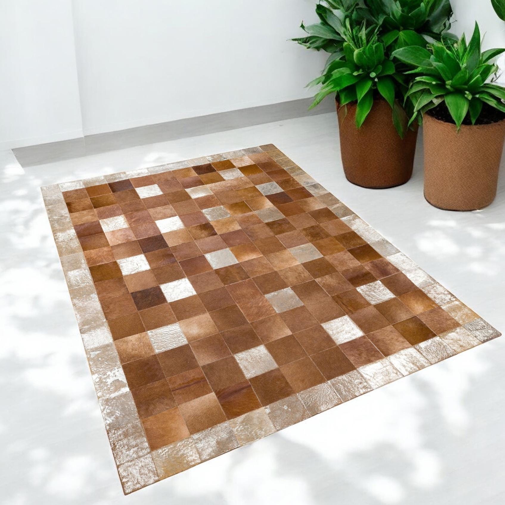 Kahverengi Doğal Dana Derisi Patchwork Halı – El Yapımı Hakiki Deri Lüks Ev Dekorasyon Halısı