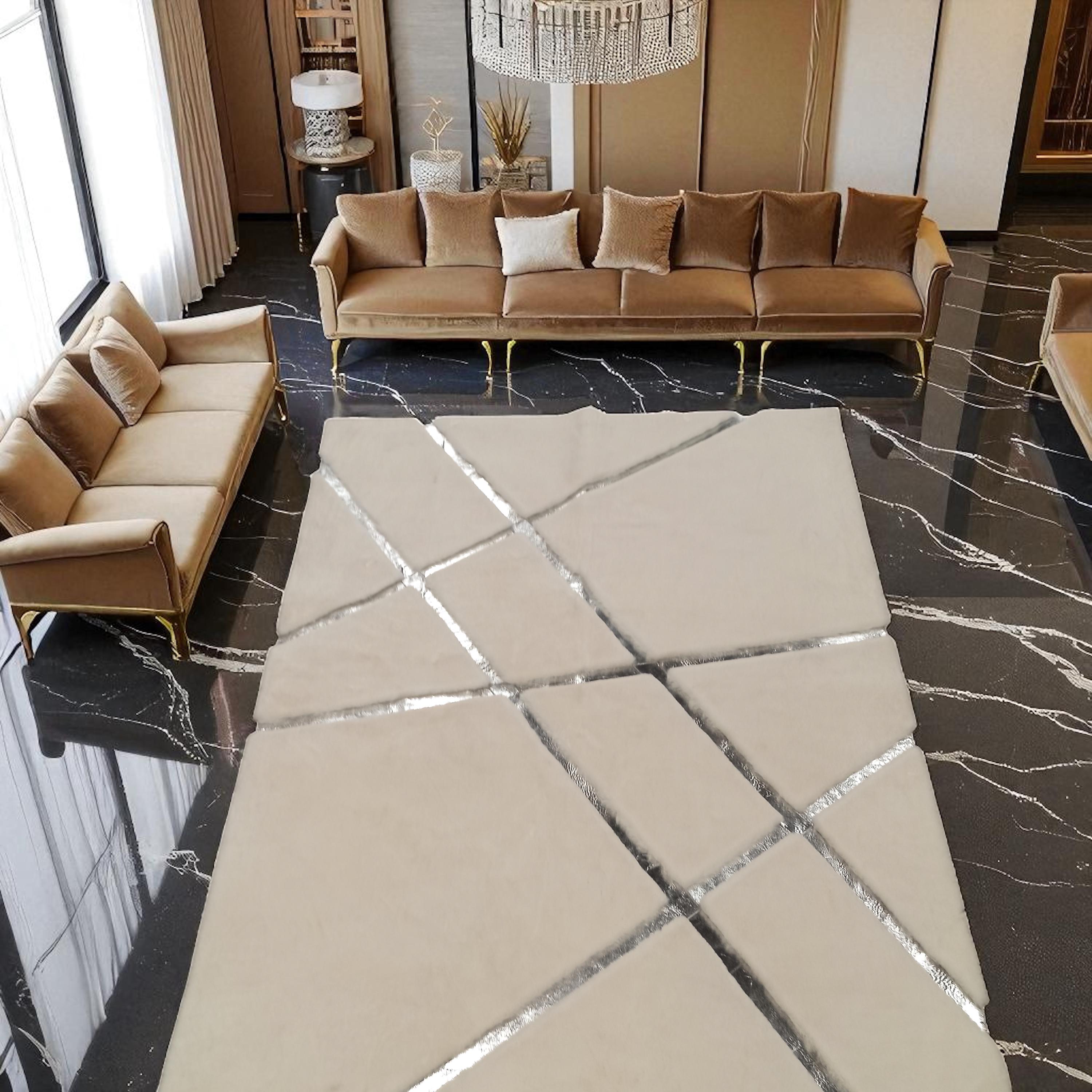 Gümüş Detaylı Beyaz Peluş Halı - Yumuşak Yatak Odası Halısı