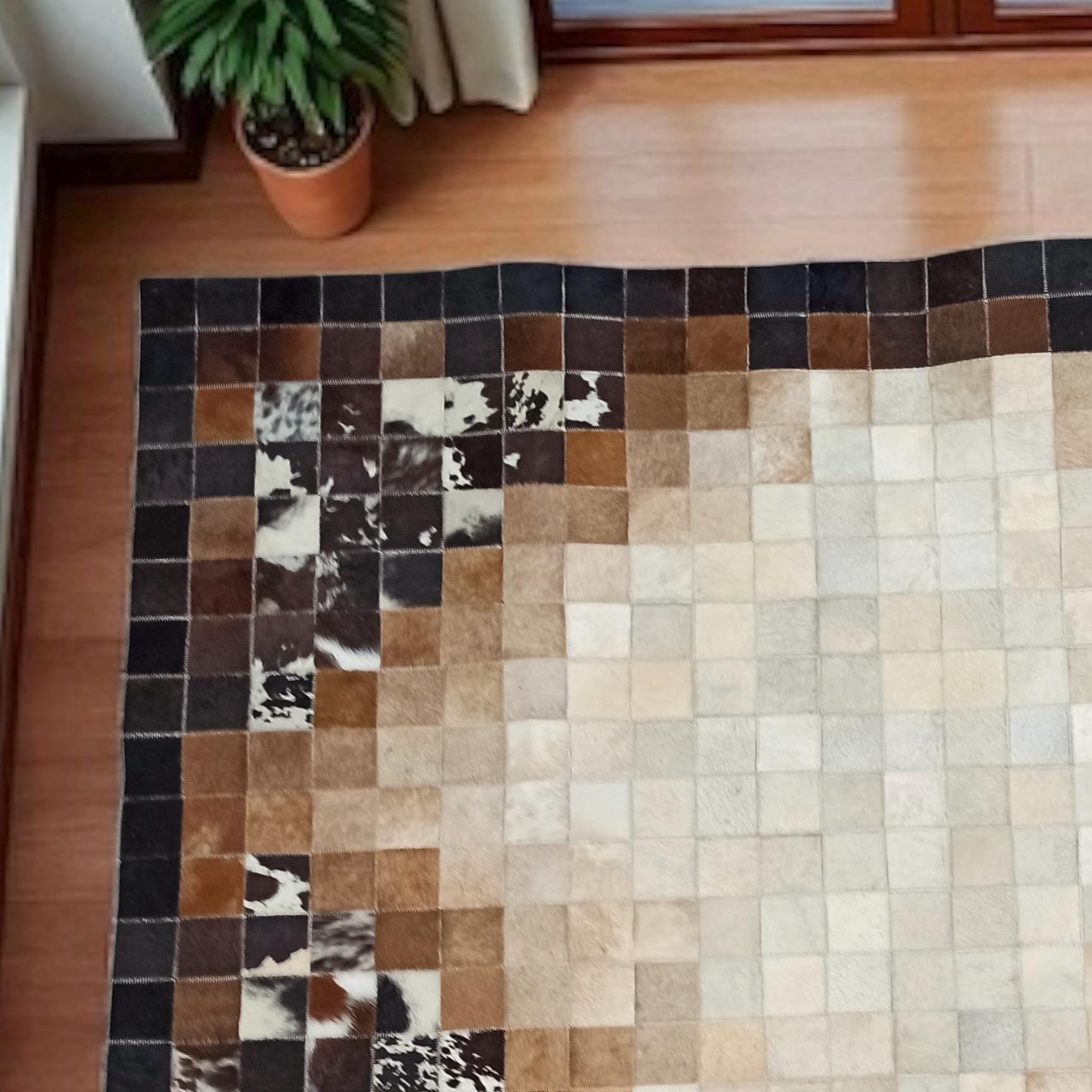 Üç Renkli Patchwork Halı – Kahverengi Ağırlıklı El Yapımı Dana Derisi Halı