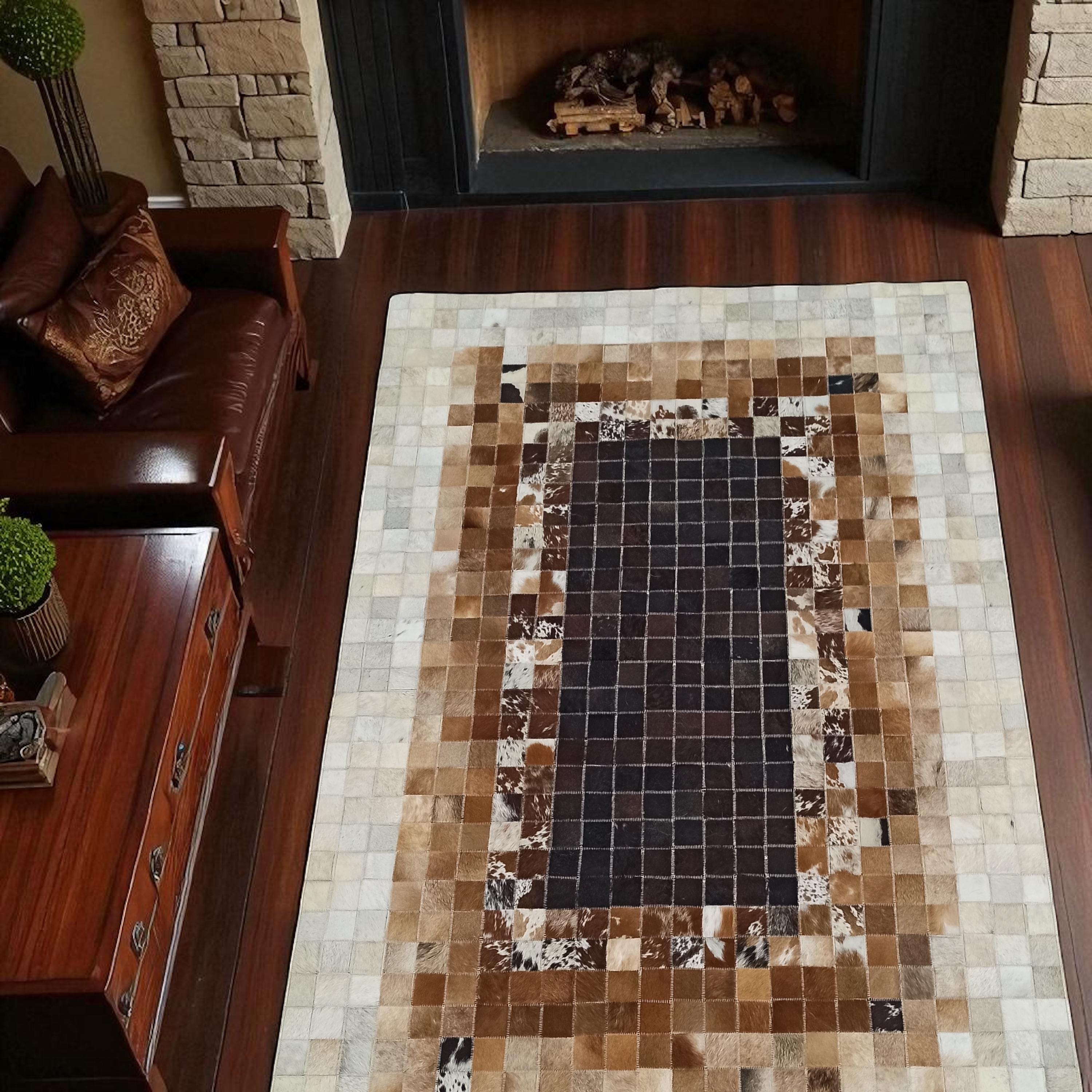 Bej Kahverengi Patchwork Halı – El Yapımı Doğal Dana Derisi Modern Salon Halısı