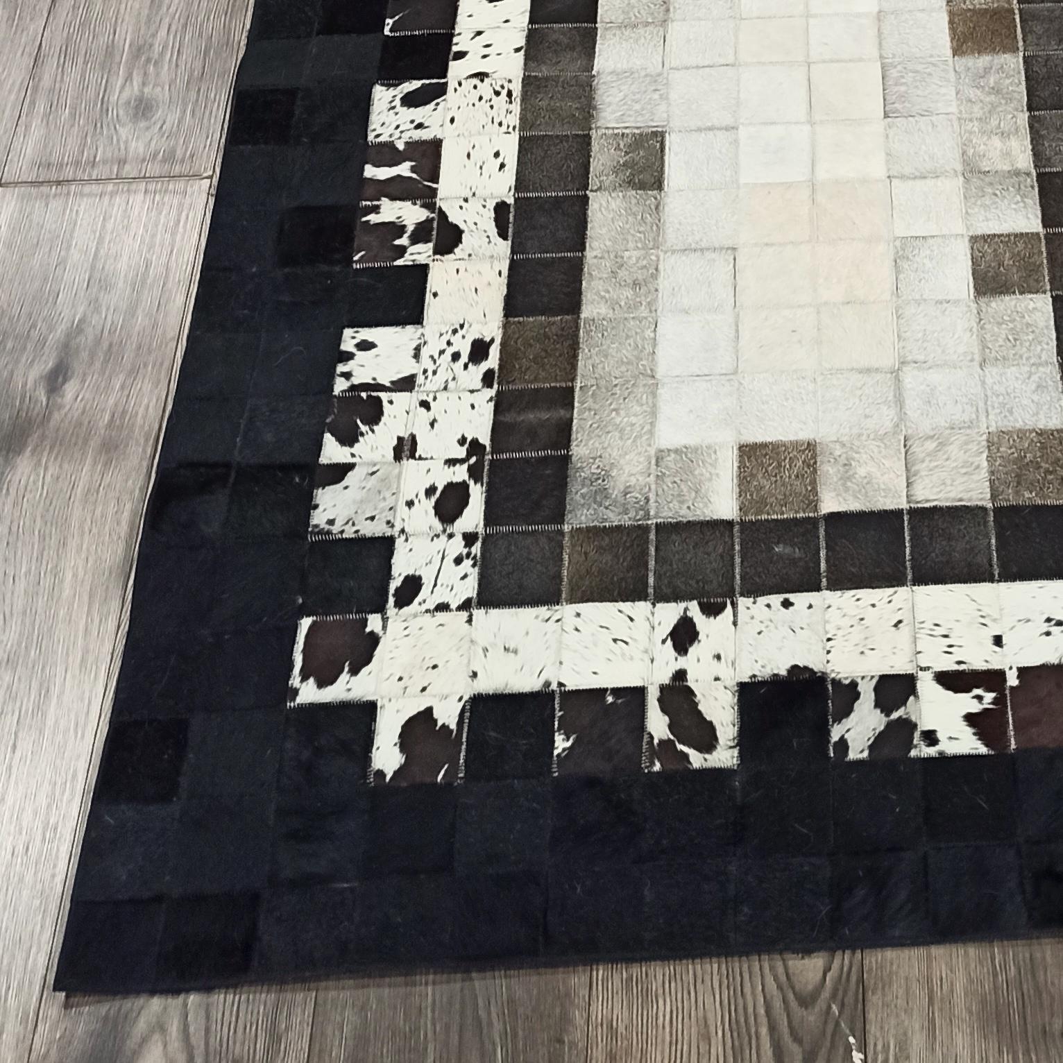 Dana Derisi Patchwork Yolluk – Siyah Beyaz Renkli Şık Antre Halısı