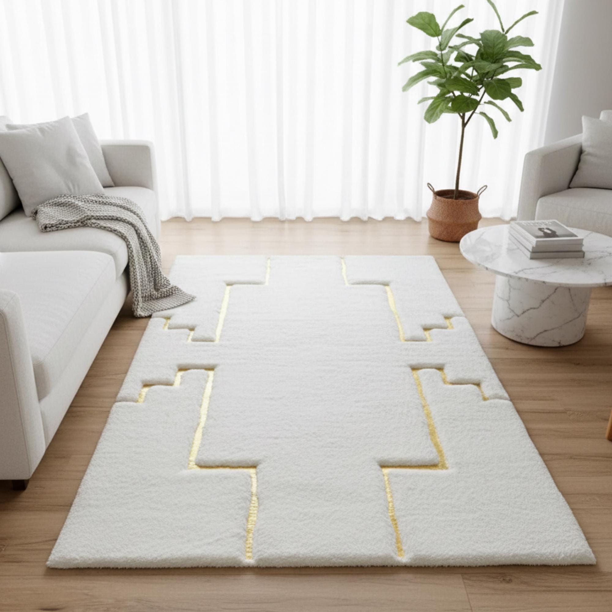 Beyaz Zeminli Altın Geometrik Kenar Detaylı Peluş Halı – Yumuşak Dokulu, Modern ve Dekoratif Halı