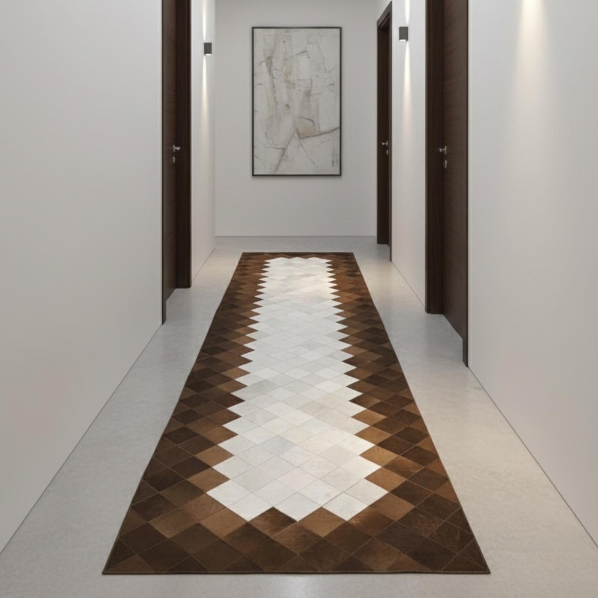 Elmas Desenli Bej ve Kahverengi Tonlu Dana Derisi Patchwork Runner Halı