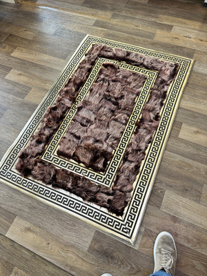 Toskana kürk halı grek bordür detayı