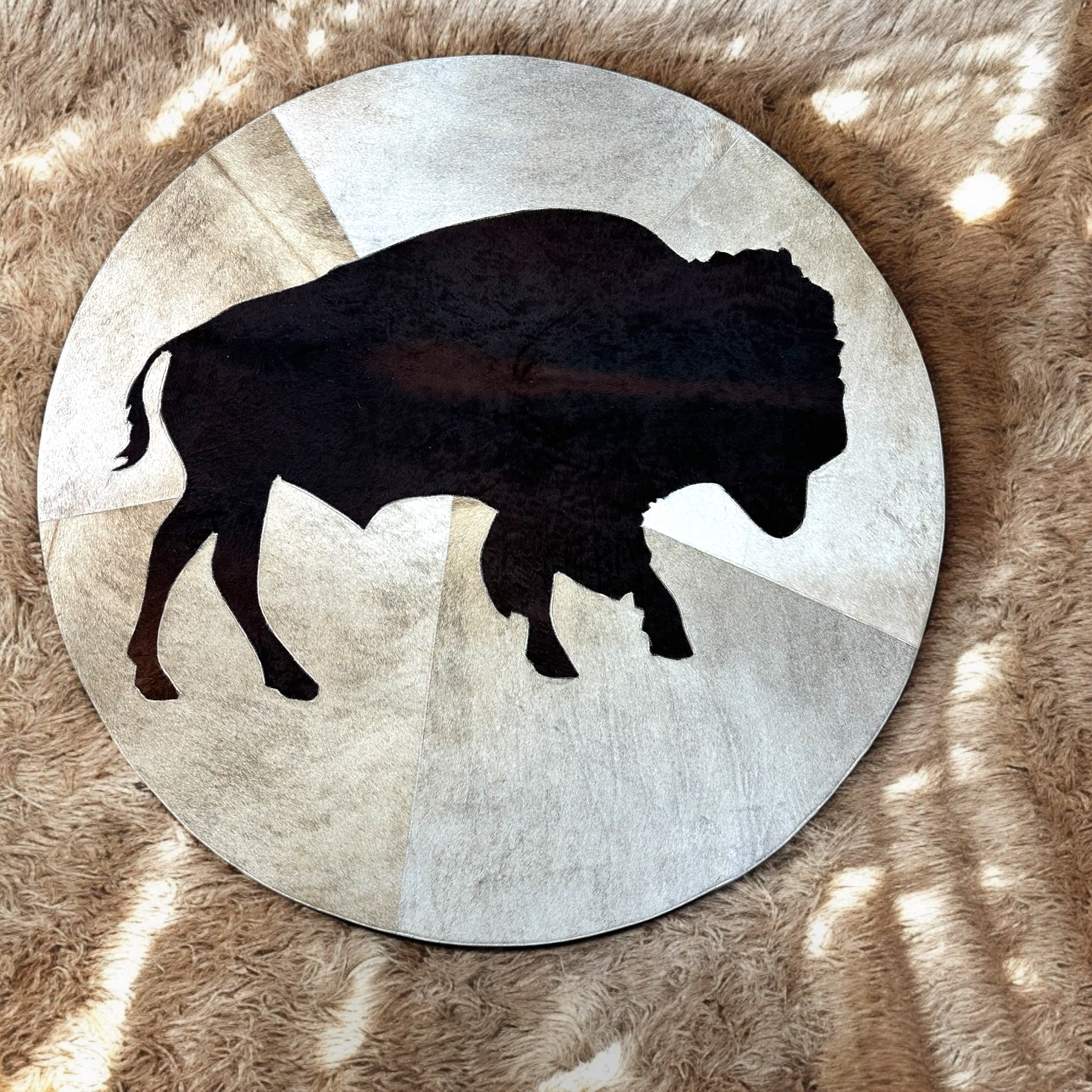 Bufalo Desenli Yuvarlak Dana Derisi Halı - Çocuk Odası Halısı