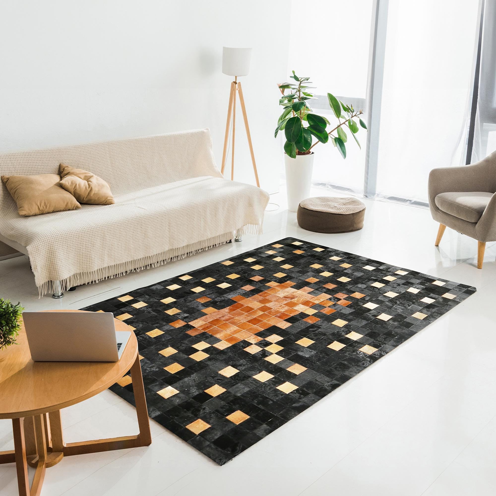 Kare Desenli Üç Renkli Dana Derisi Halı – El Yapımı Hakiki Deri Patchwork Şık Giriş Halısı