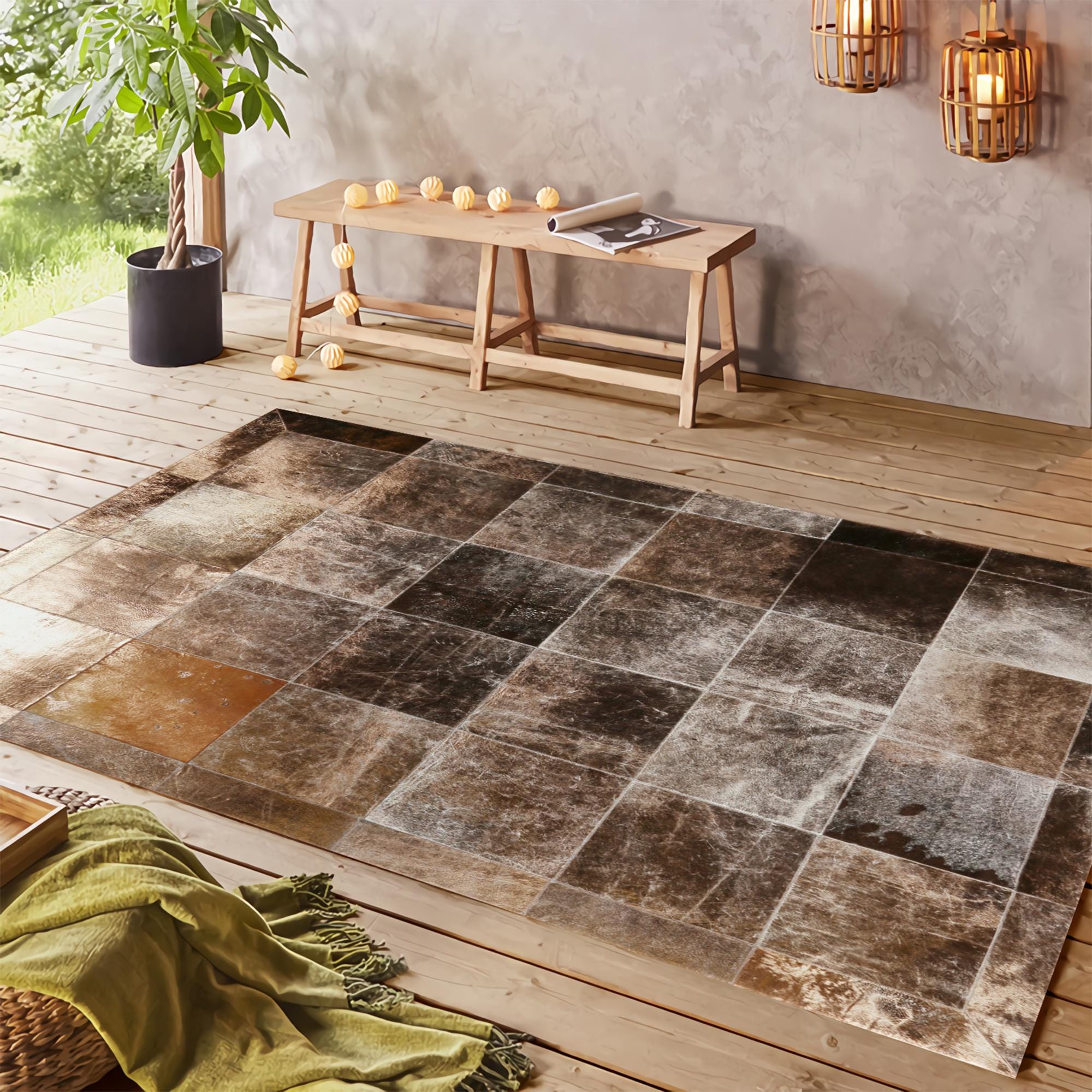 Kahverengi Tonlarında Doğal Dana Derisi Patchwork Halı – El Yapımı Hakiki Deri Lüks Giriş Halısı