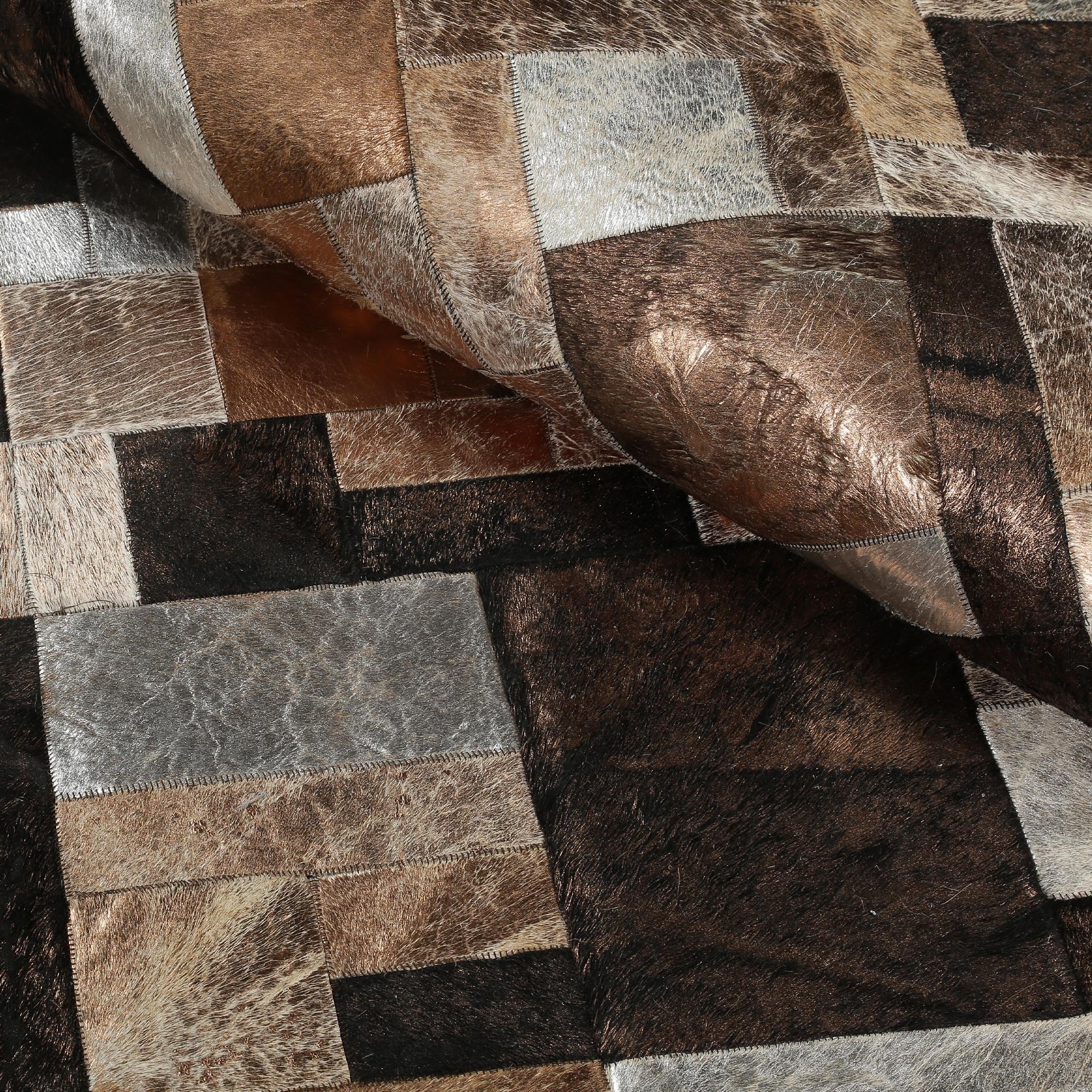 Doğal Siyah Kahverengi Dana Derisi Patchwork Halı – El Yapımı Hakiki Deri Lüks Koridor Halısı