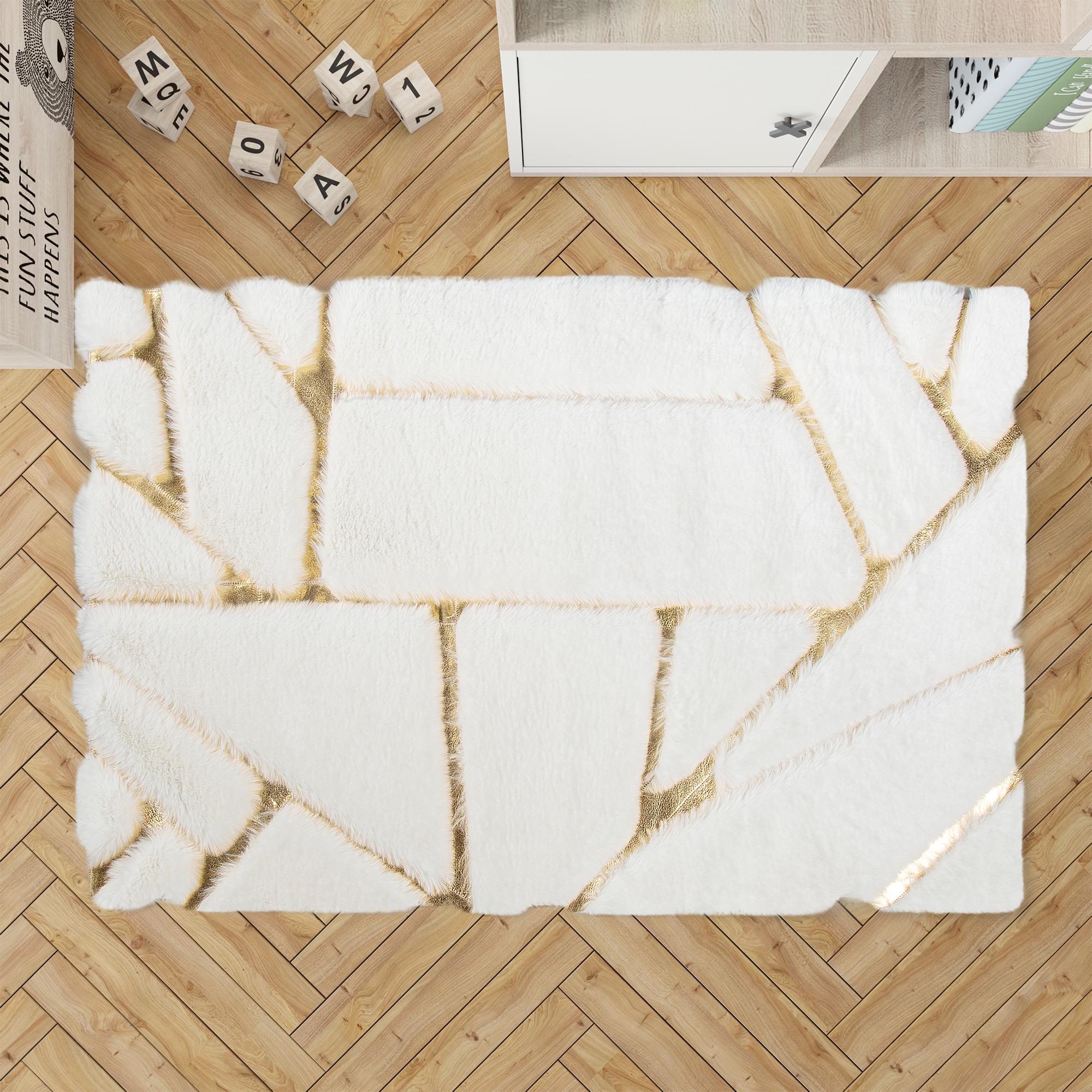 Beyaz Altın Desenli Peluş Halı – Modern Geometrik Tasarımlı, Yumuşak Dokulu, Kaymaz Tabanlı Salon ve Koridor Halısı