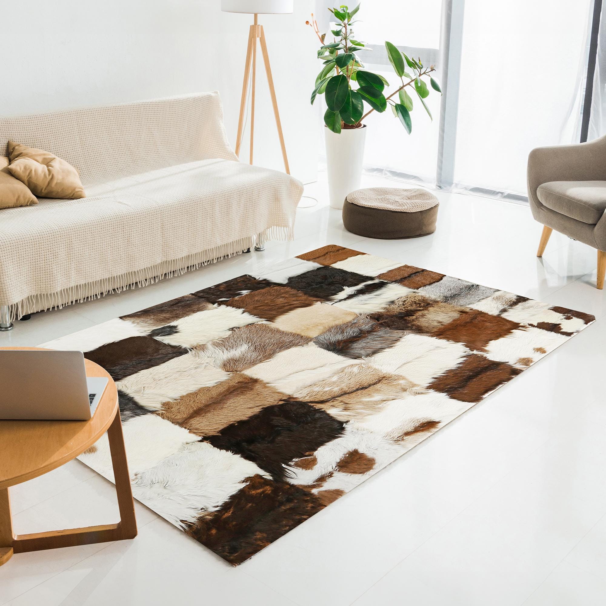 Kare Patchwork Oğlak Derisi Halı – El Yapımı Doğal Deri Halı, Lüks Salon Halısı, Dekoratif Kahverengi Beyaz Halı