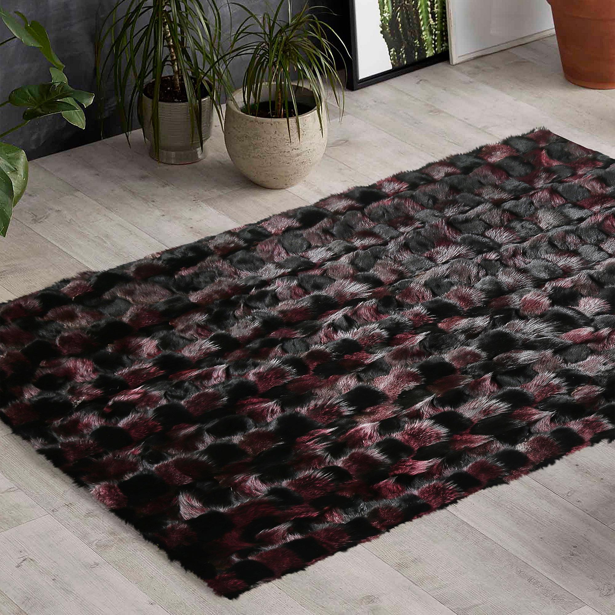 Kırmızı Siyah Tilki Kürkü Halı – El Yapımı Doğal Kürk Salon Halısı