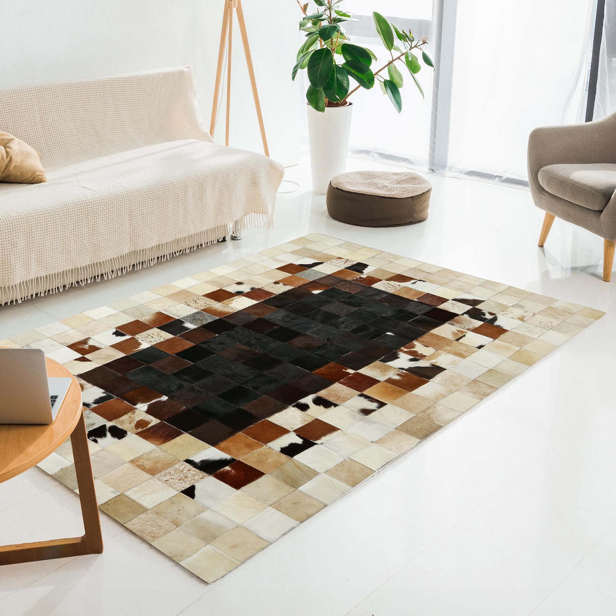 Doğal Kahverengi El Dokuma Dana Derisi Halı – Hakiki Deri Patchwork Lüks Salon Halısı