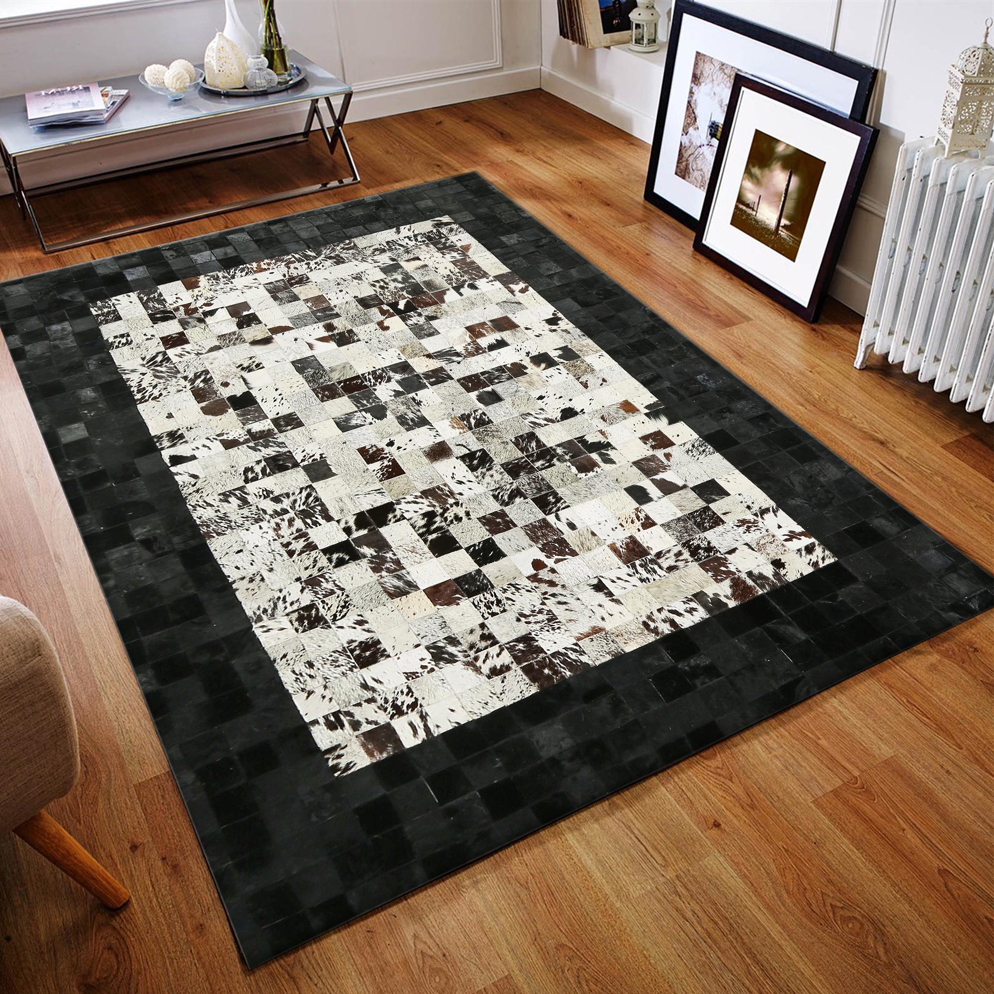 Beyaz Siyah Dana Derisi Patchwork Halı – El Yapımı Hakiki Deri Şık Ev Dekorasyonu Halısı