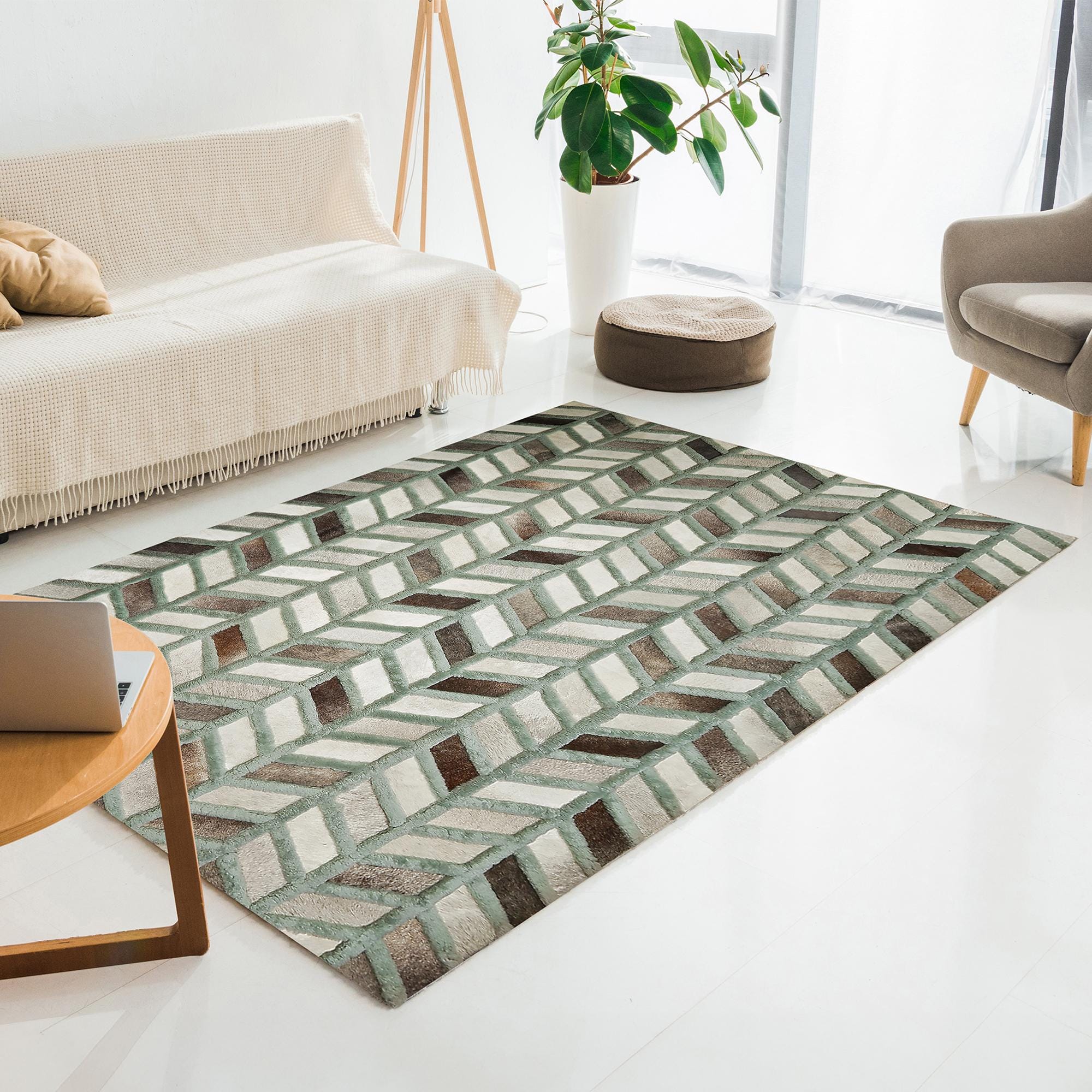 Üç Renkli Dana Derisi Patchwork Halı