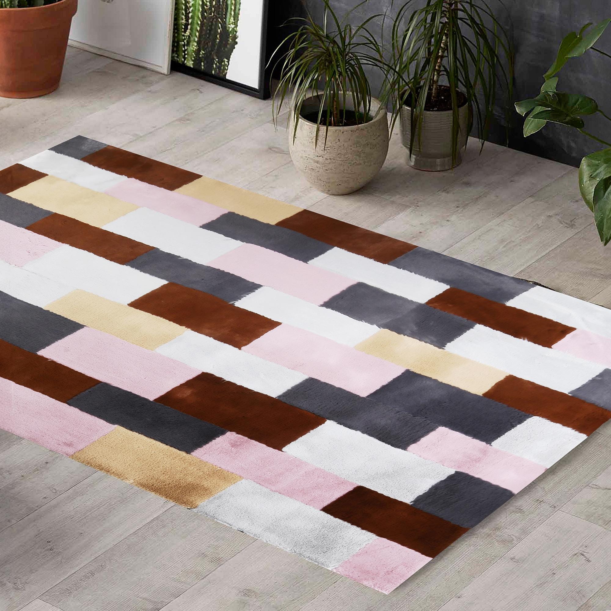Renkli Geometrik Peluş Halı – Kahverengi, Gri, Pembe ve Altın Blok Desenli Yumuşak El Yapımı Modern Dikdörtgen Halı