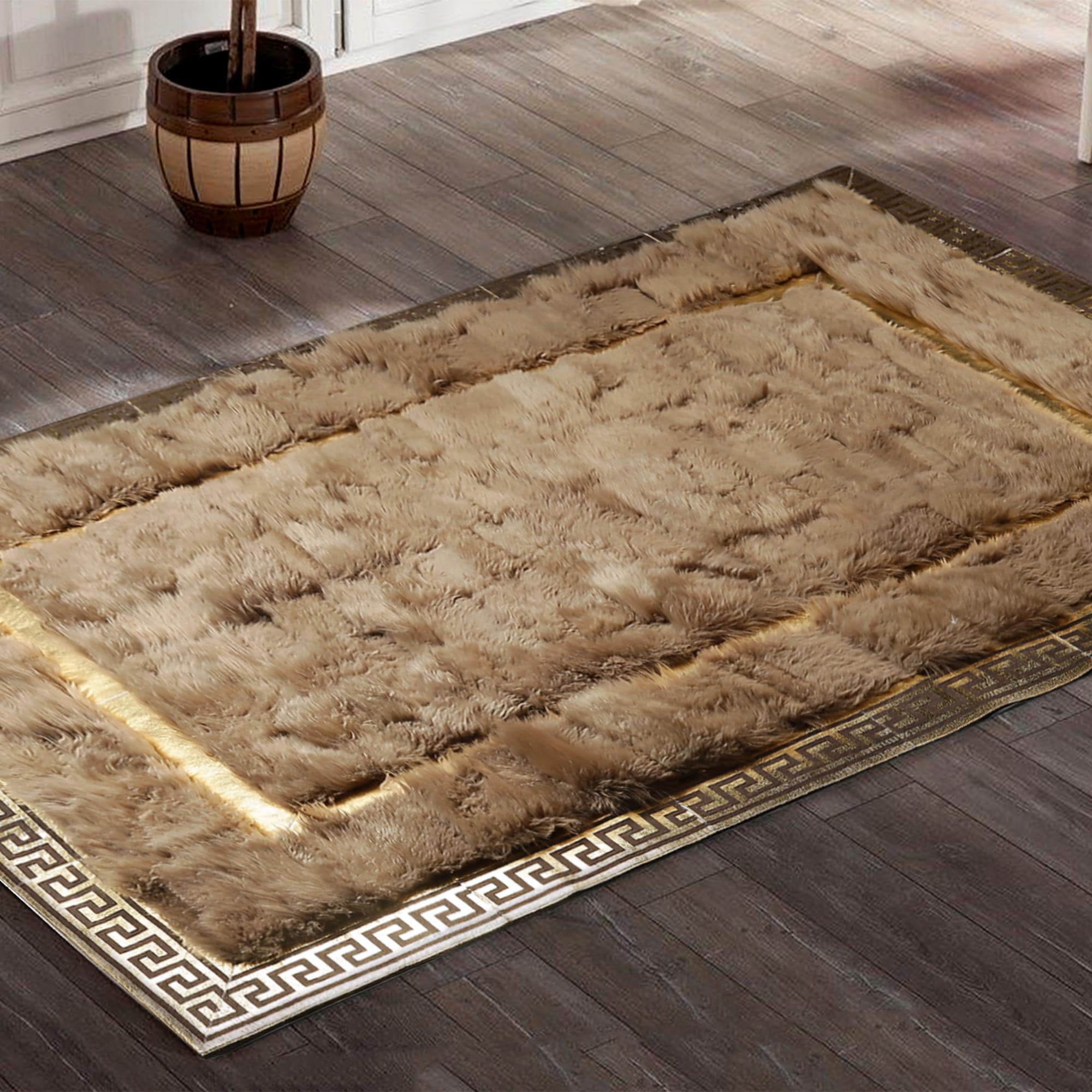 Bej Toskana Derisi Halı – El Yapımı Patchwork, Altın Şerit ve Klasik Bordürlü Hakiki Deri Lüks Halı