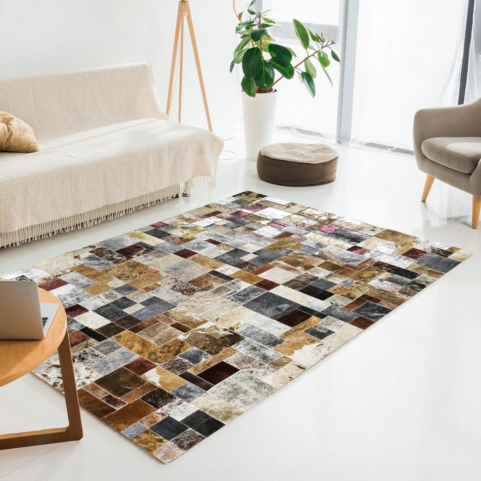 Altın Detaylı Kahverengi Dana Derisi Patchwork Halı – El Yapımı Hakiki Deri Lüks Giriş Halısı