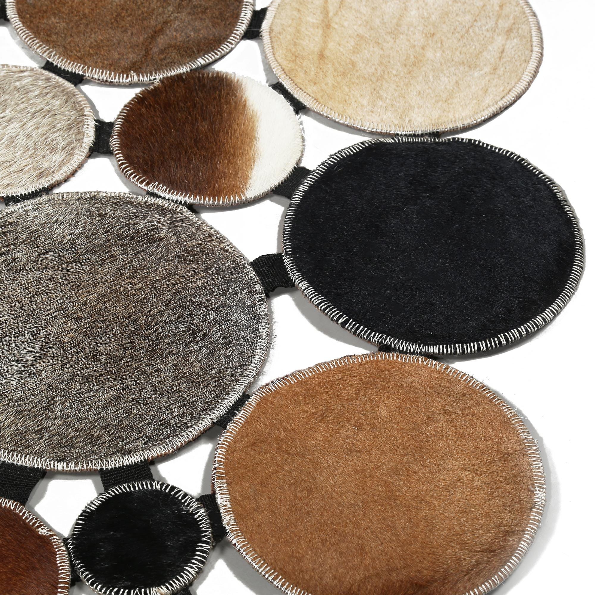 Çok Renkli Patchwork Yuvarlak Dana Derisi Halı