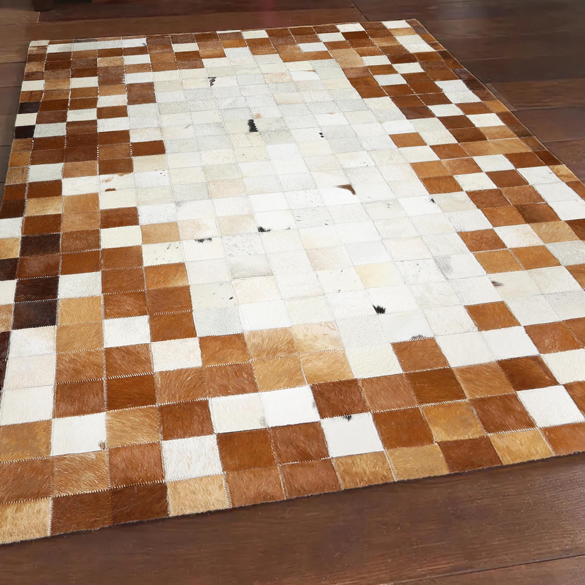 Kahverengi Beyaz Doğal Dana Derisi Patchwork Halı – El Dokuma Hakiki Deri Dekoratif Mutfak Halısı