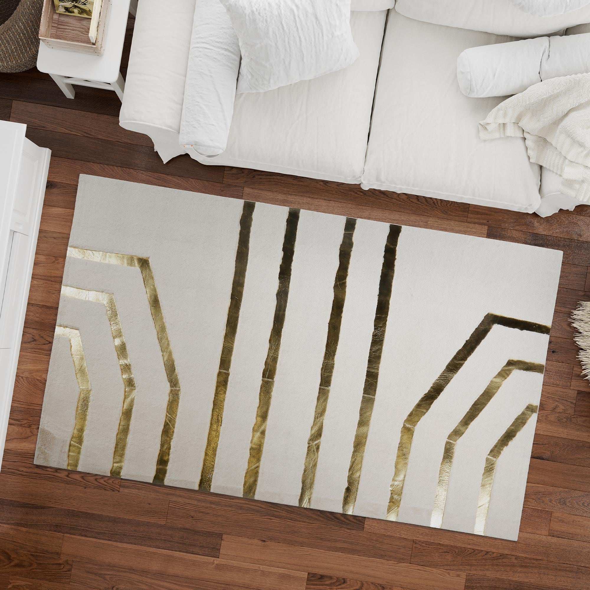 Krem Altın Çizgili Peluş Halı – Modern Geometrik Tasarımlı, Yumuşak Dokulu, Kaymaz Tabanlı Salon ve Koridor Halısı