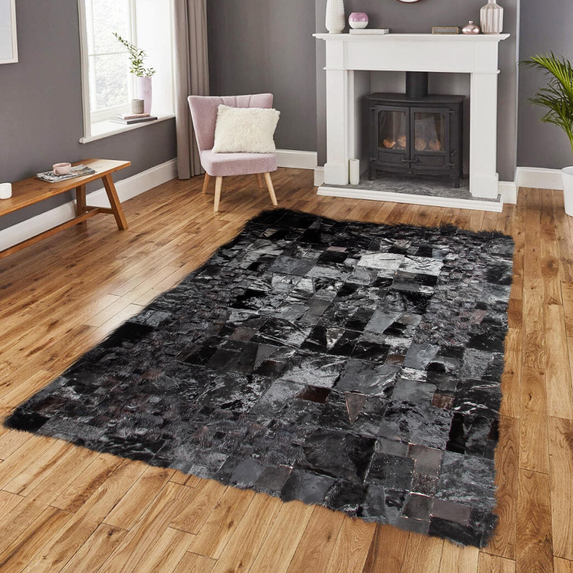Parlak Siyah Dana Derisi Patchwork Halı
