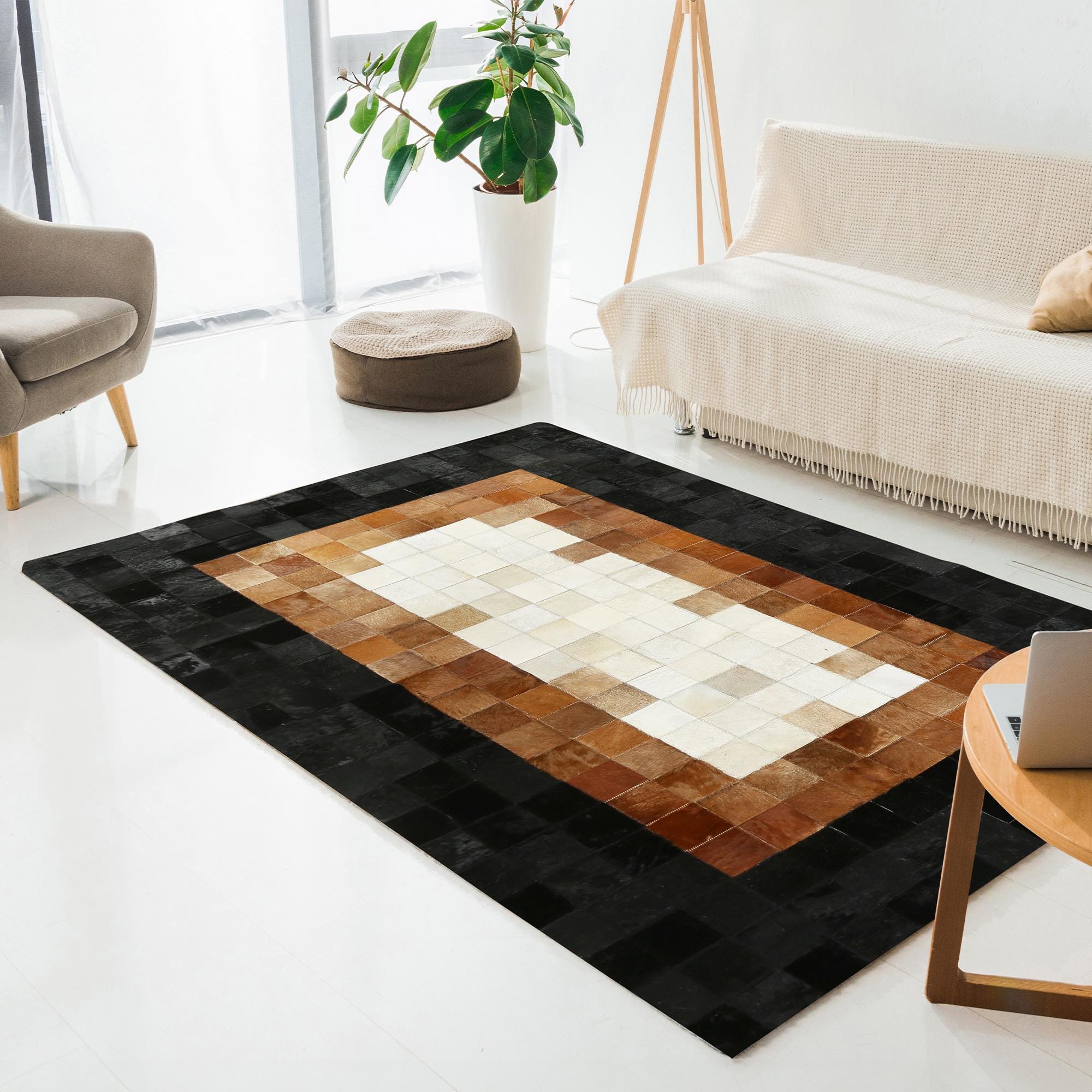 Bej Kahverengi Siyah Patchwork Dana Derisi Halı – El Yapımı Hakiki Deri Lüks Salon Halısı
