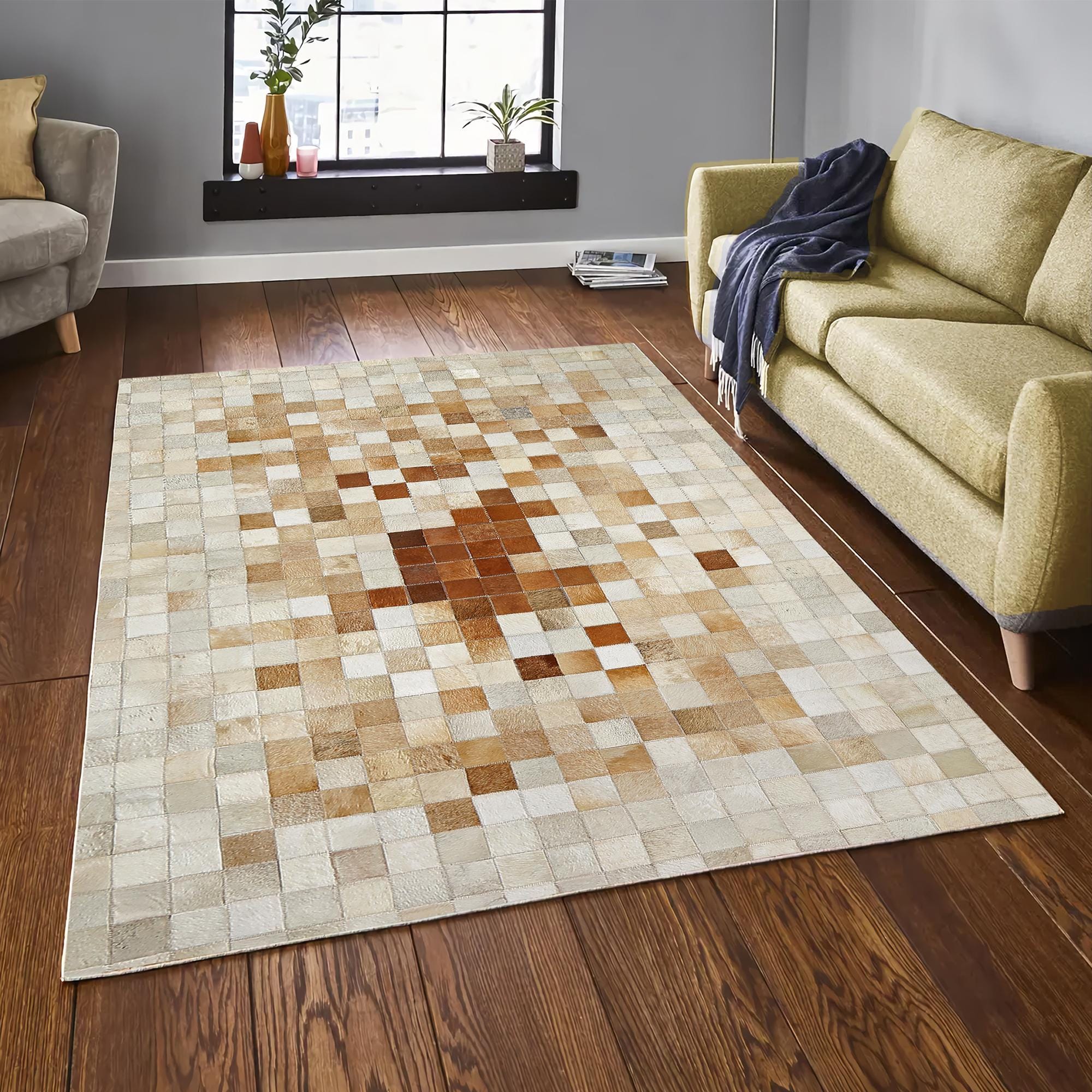 Doğal Tonlarda Patchwork Dana Derisi Halı – El Yapımı Hakiki Deri Kahverengi Bej Salon Halısı