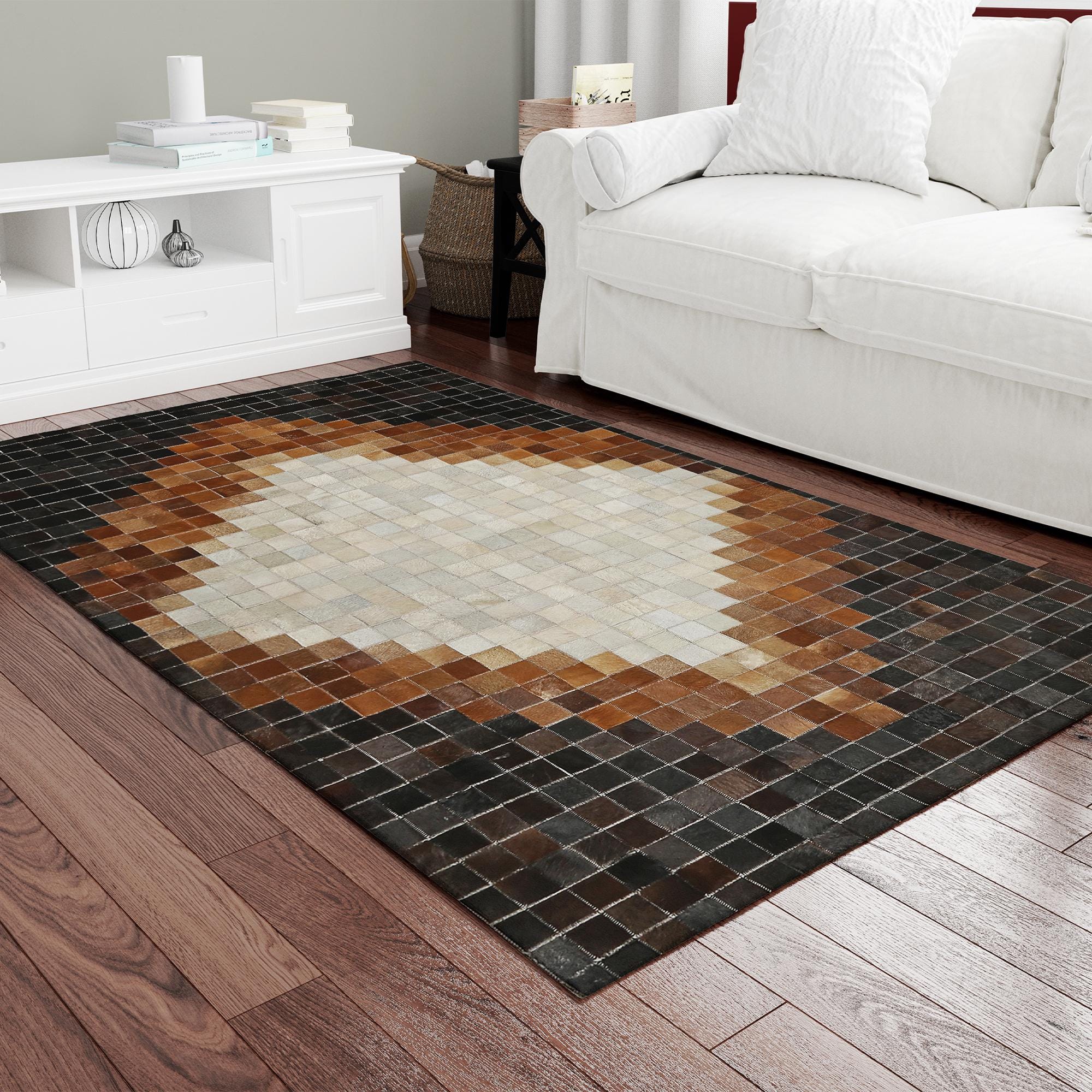 Hakiki Deriden El Yapımı Kahverengi Siyah Patchwork Dana Halısı – Şık Salon ve Giriş Halısı