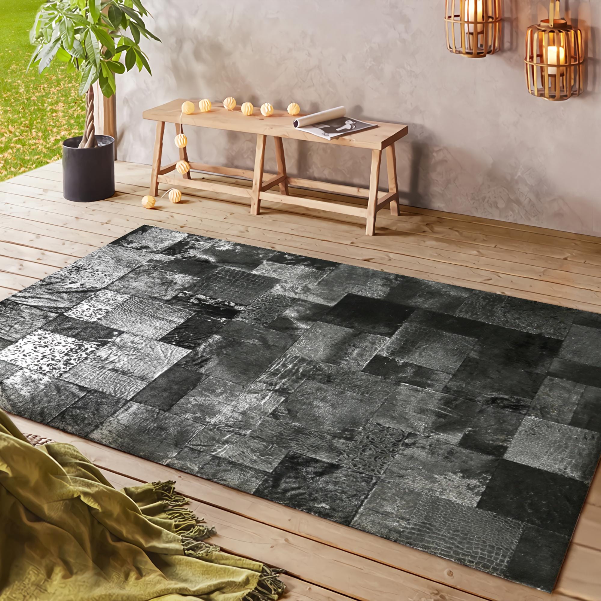 Siyah Gümüş Renkli El Dokuma Dana Derisi Halı – Hakiki Deriden Patchwork Tasarım