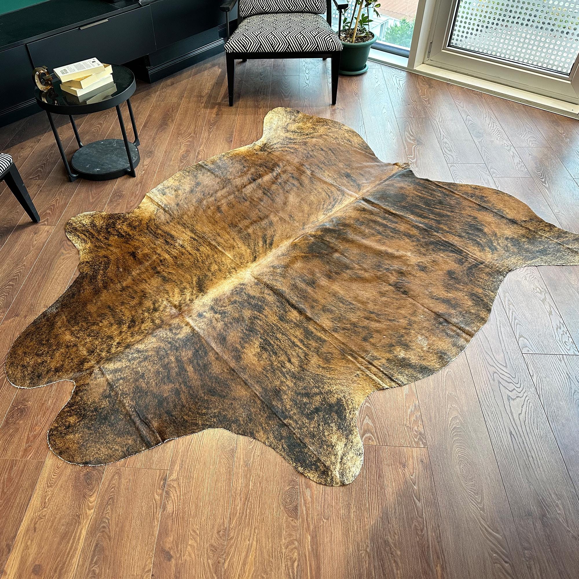 Kahverengi Hakiki Dana Derisi Post Halı 165x217cm – El Yapımı Gerçek Deri Çizgili Model