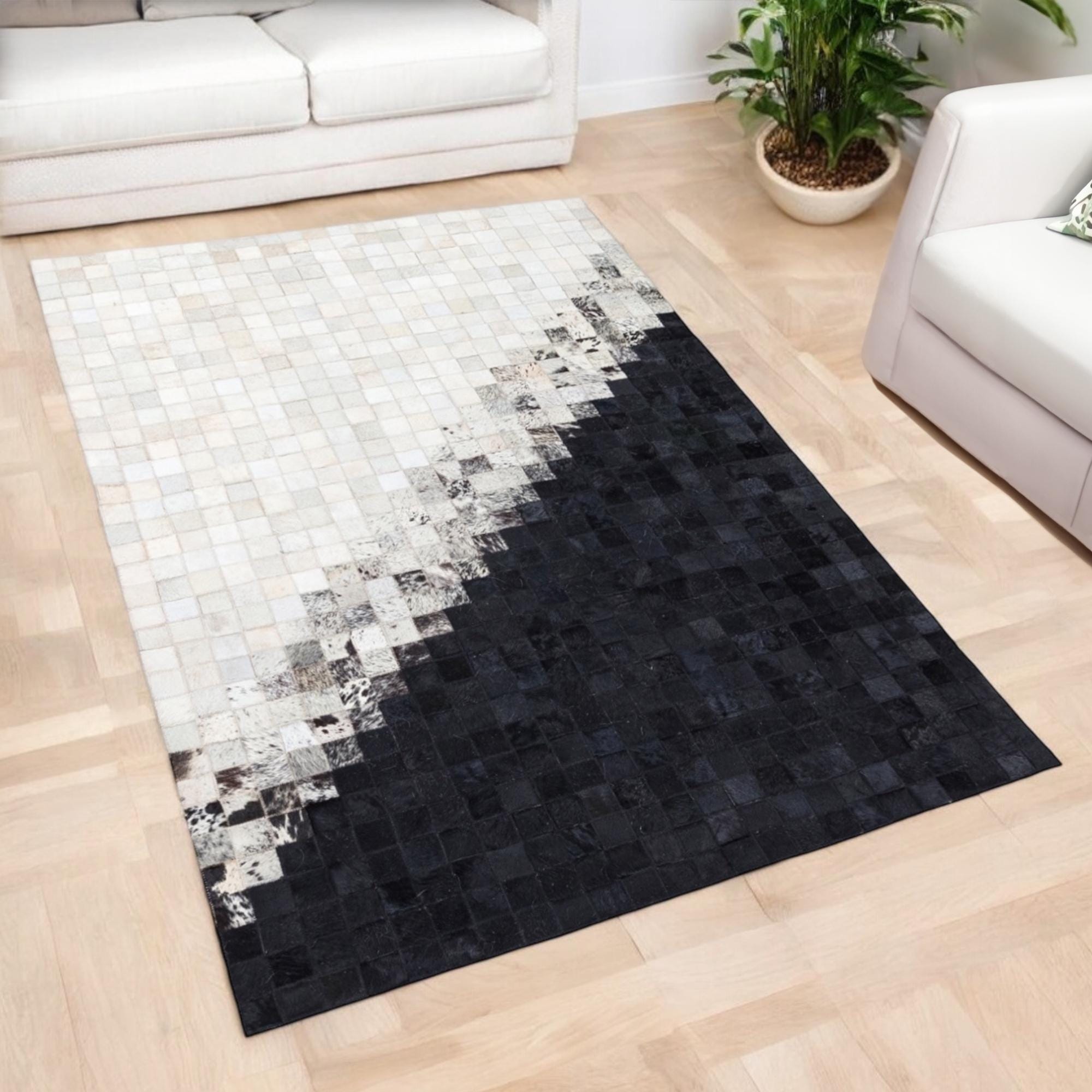 El Yapımı Siyah Bej Patchwork Halı – Lüks Dana Derisi Yatak Odası Halısı